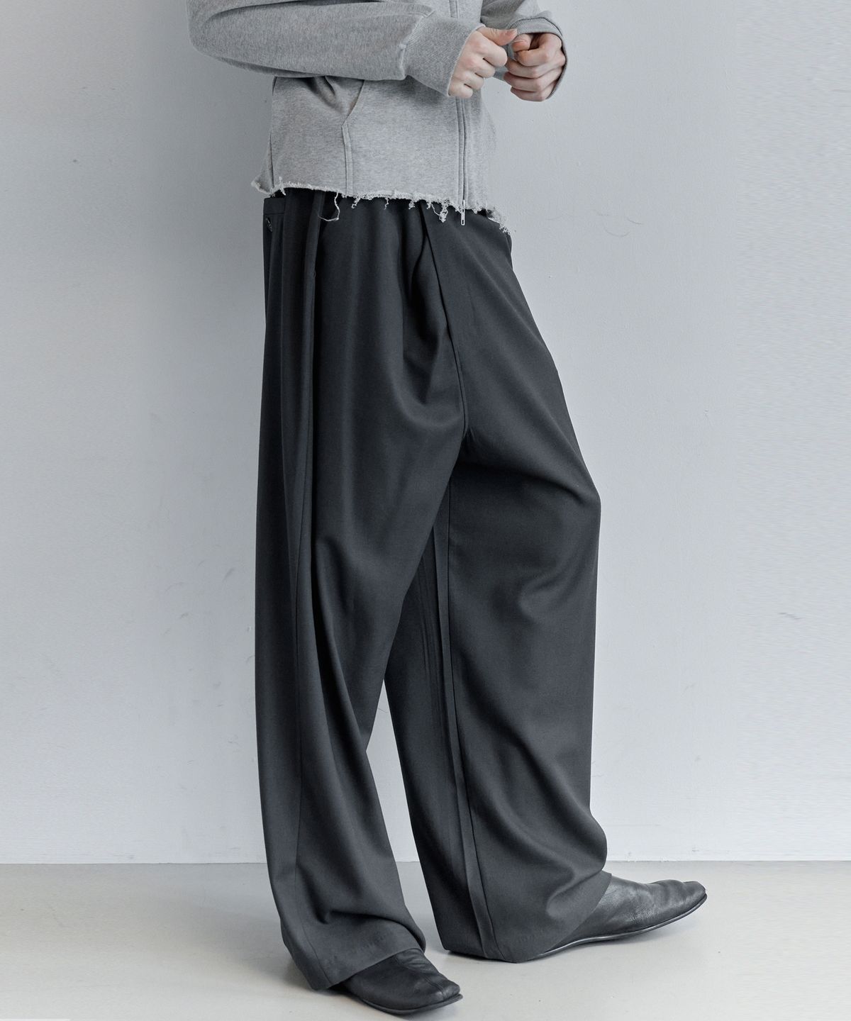 키류(KIRYU) WRAP SLACKS_CHACOAL