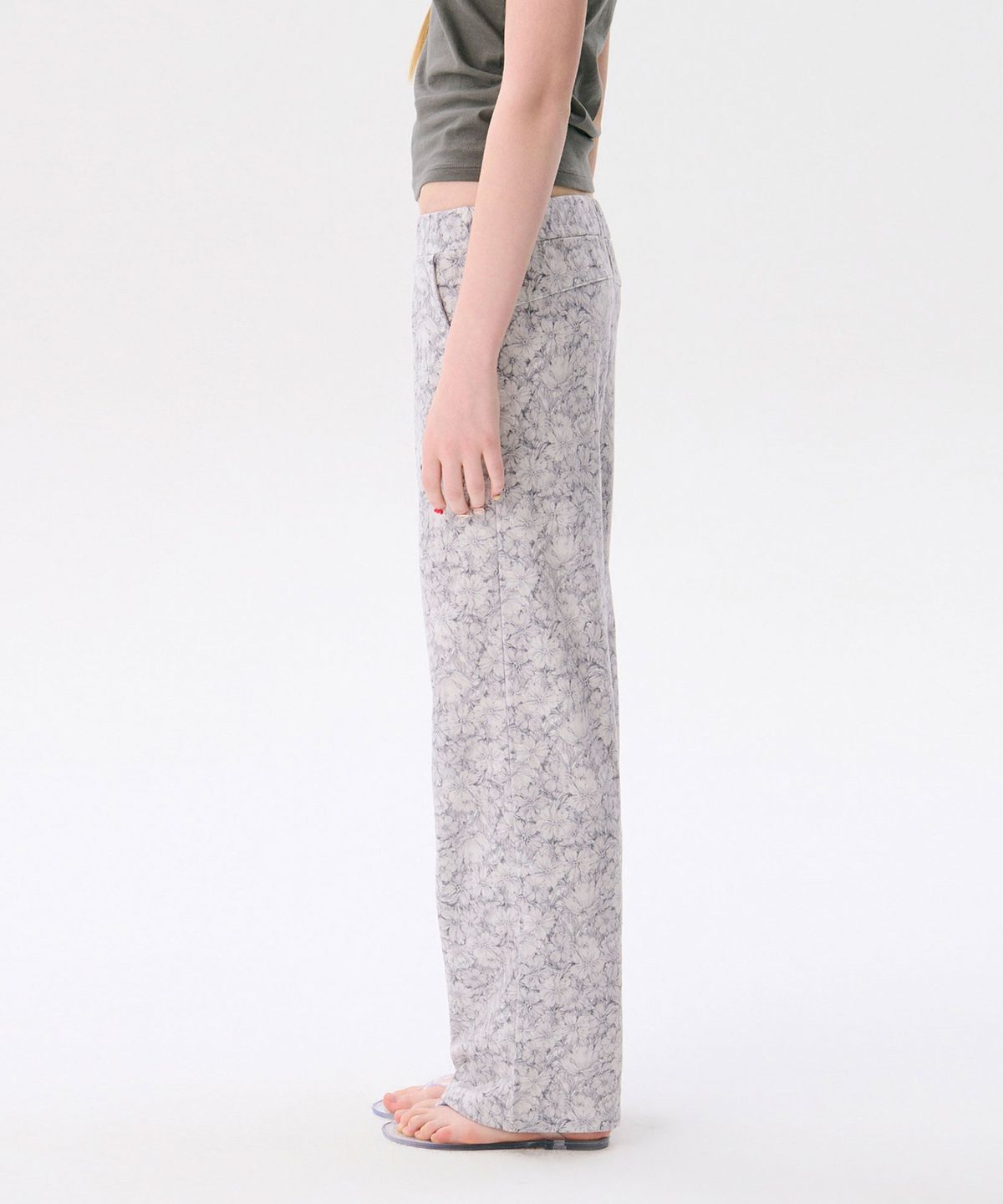 준준스페이스(JUNEJUNE SPACE) 26 Flower Banding Pants_Grey(26 플라워 밴딩 팬츠_그레이)