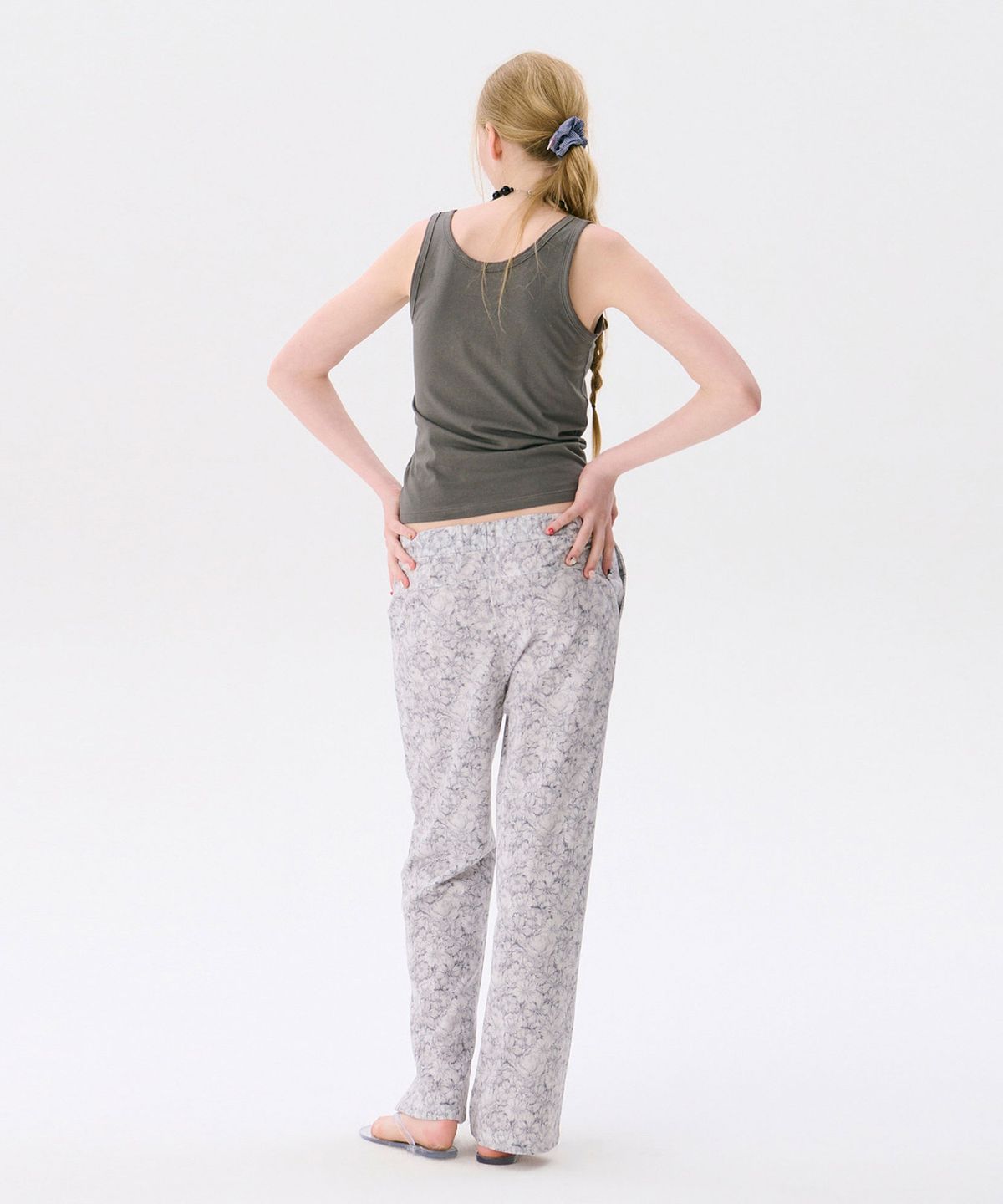 준준스페이스(JUNEJUNE SPACE) 26 Flower Banding Pants_Grey(26 플라워 밴딩 팬츠_그레이)