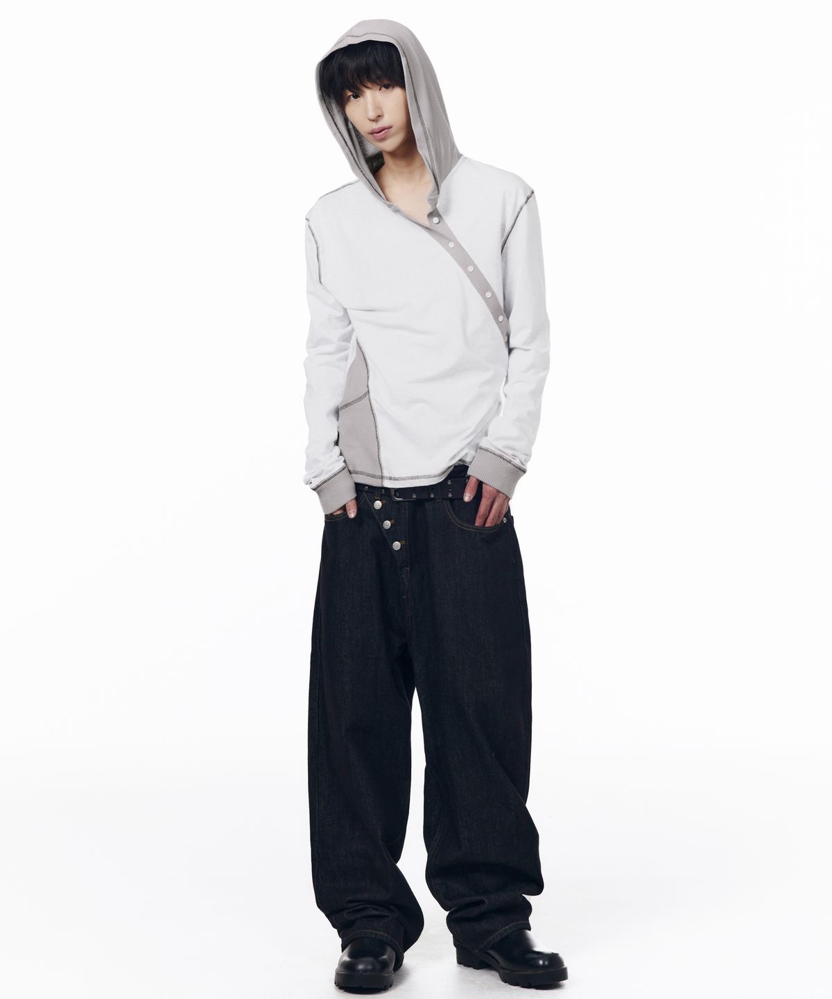 아캄(AAKAM) Slant Cut Hooded Long Sleeve (Light Gray)
