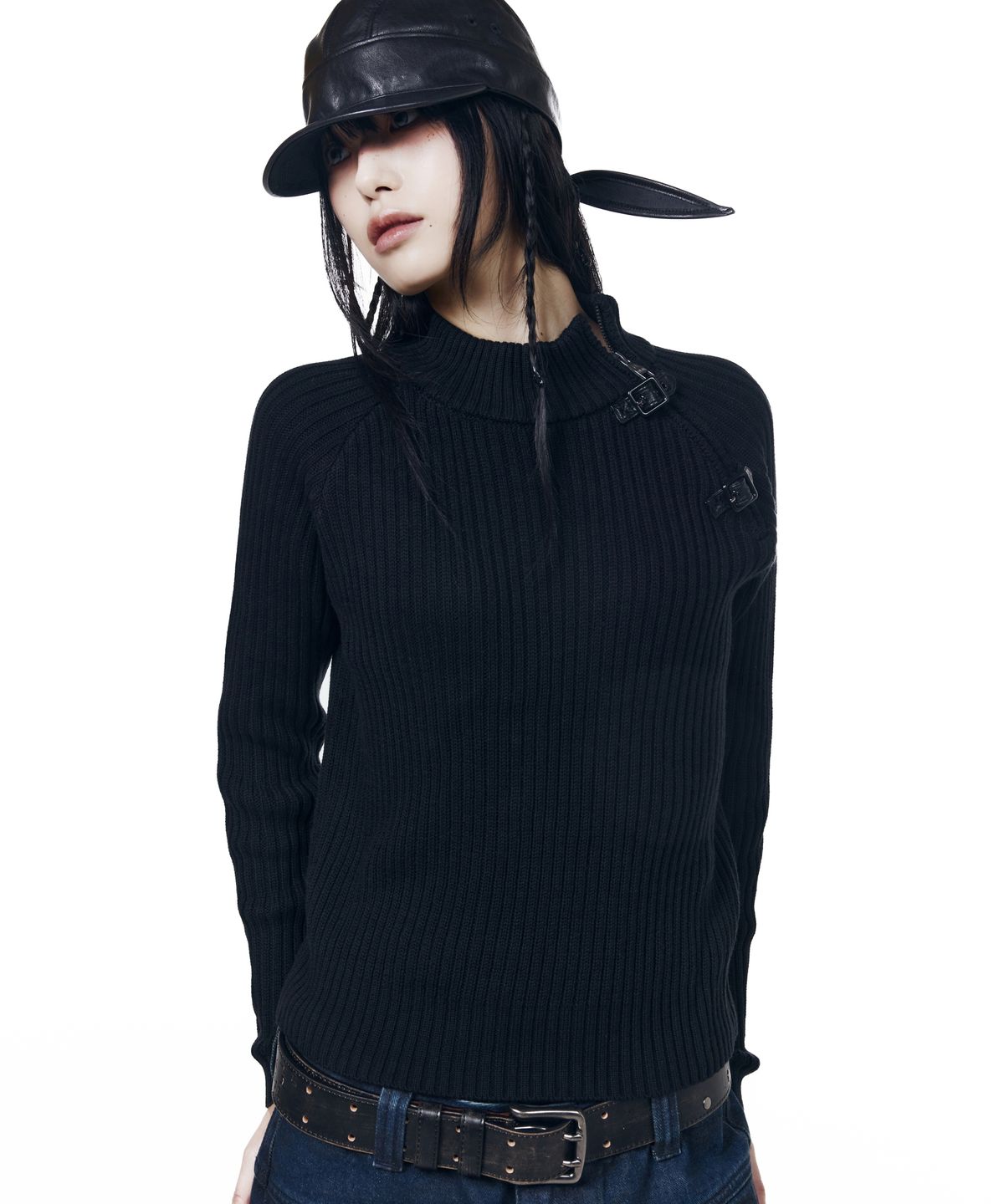 아캄(AAKAM) Slant Zipper Belted Knit (Black)