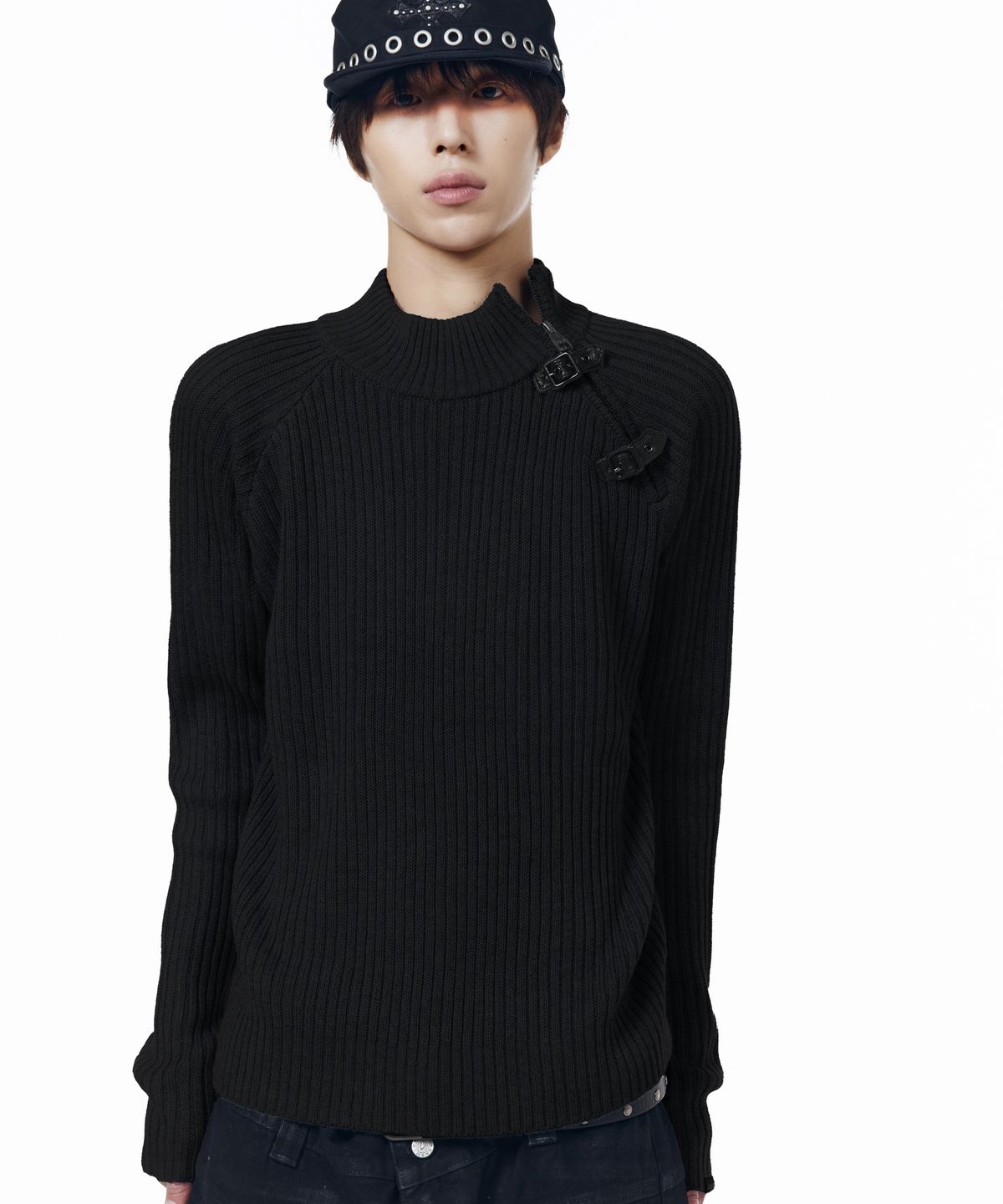 아캄(AAKAM) Slant Zipper Belted Knit (Black)