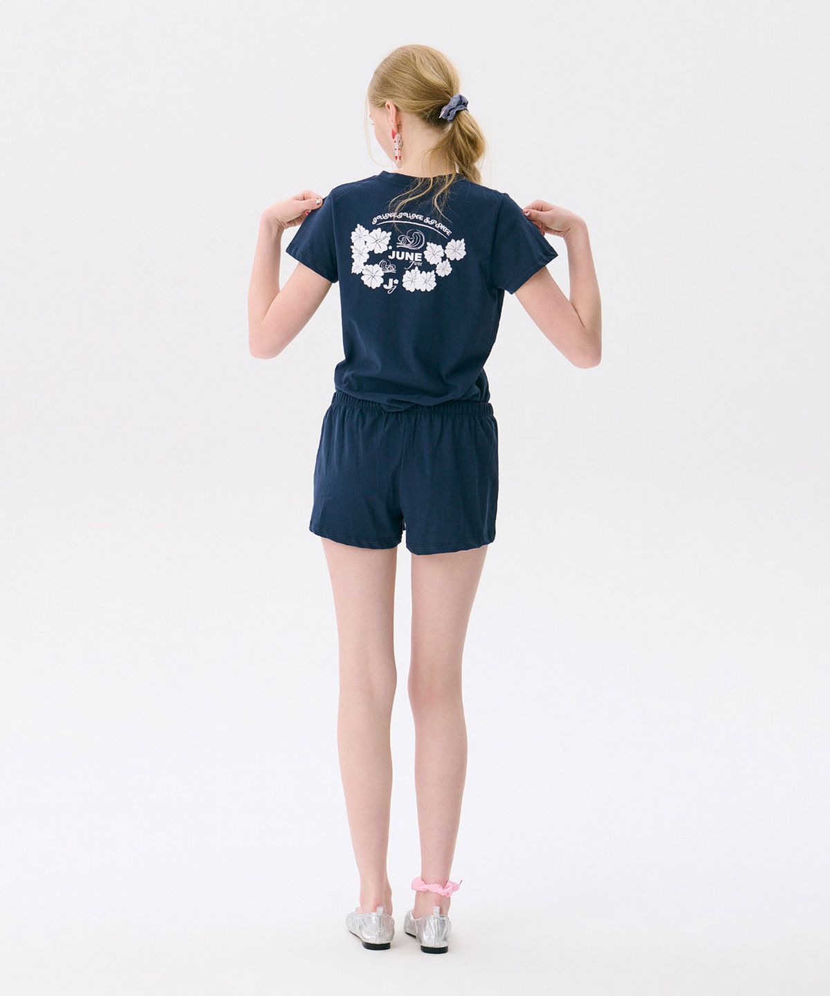 준준스페이스(JUNEJUNE SPACE) Hawaiian Print Shorts_Navy(하와이안 프린트 반바지_네이비)