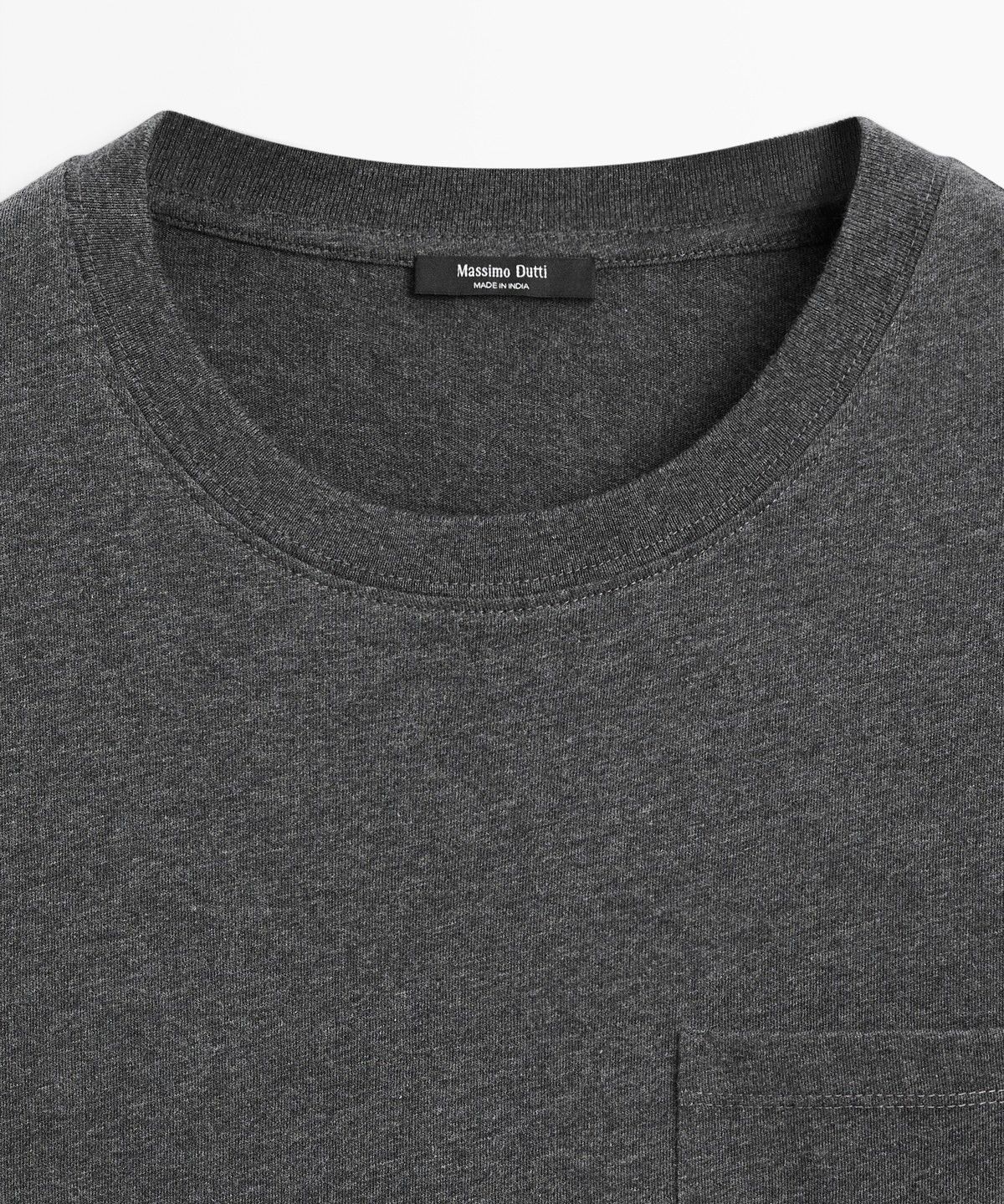 마시모두띠(MASSIMO DUTTI) 포켓 디테일 반팔 티셔츠