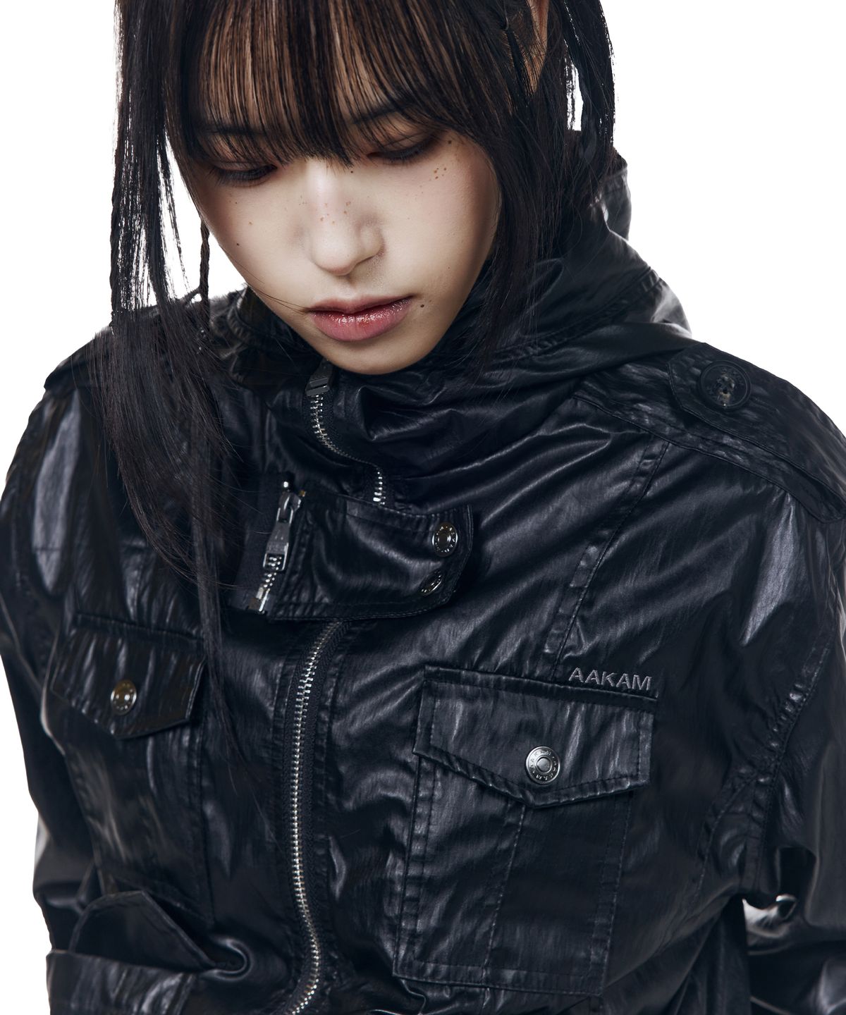 아캄(AAKAM) Coated Pocket Hooded Jacket (Black)