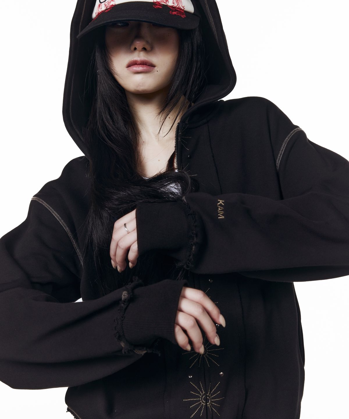 아캄(AAKAM) Starburst Zip-Up Hoodie (Black)