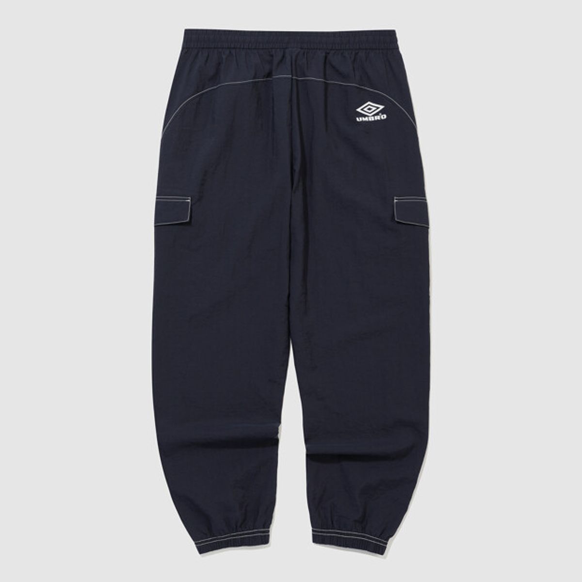 엄브로(UMBRO) 크리스피 타슬란 카고 우븐 조거 팬츠 네이비 UR323CPT91