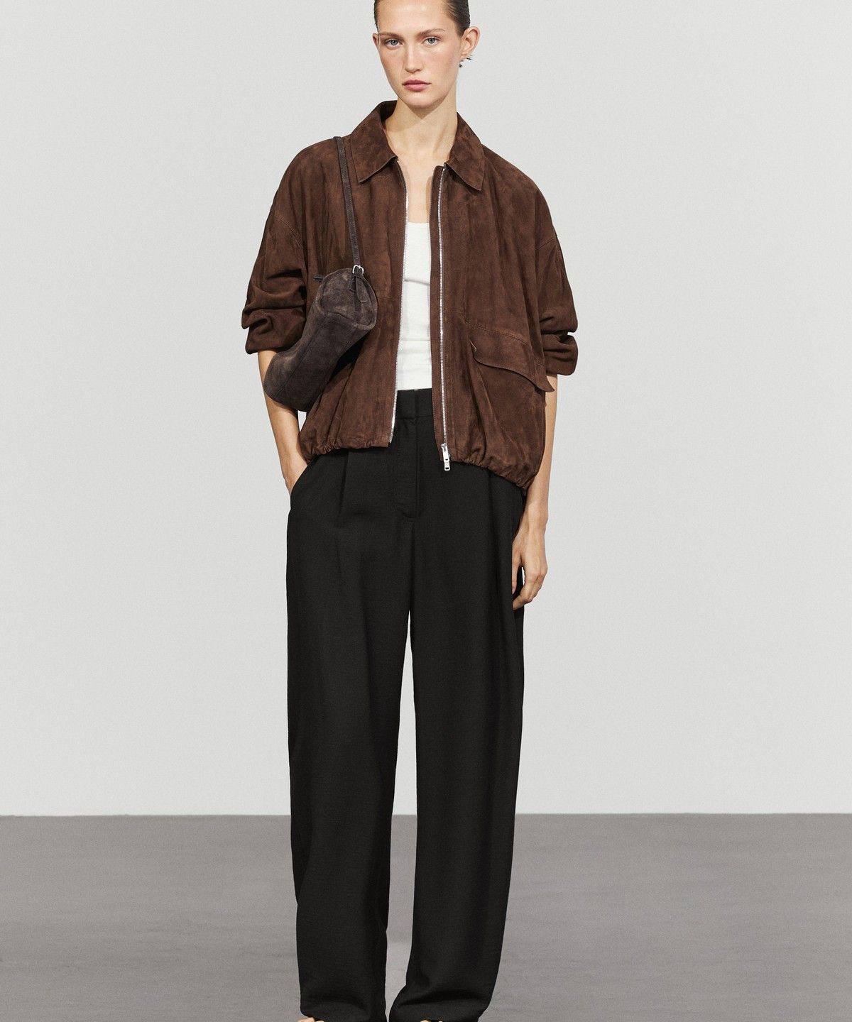마시모두띠(MASSIMO DUTTI) 플리츠 배럴핏 팬츠