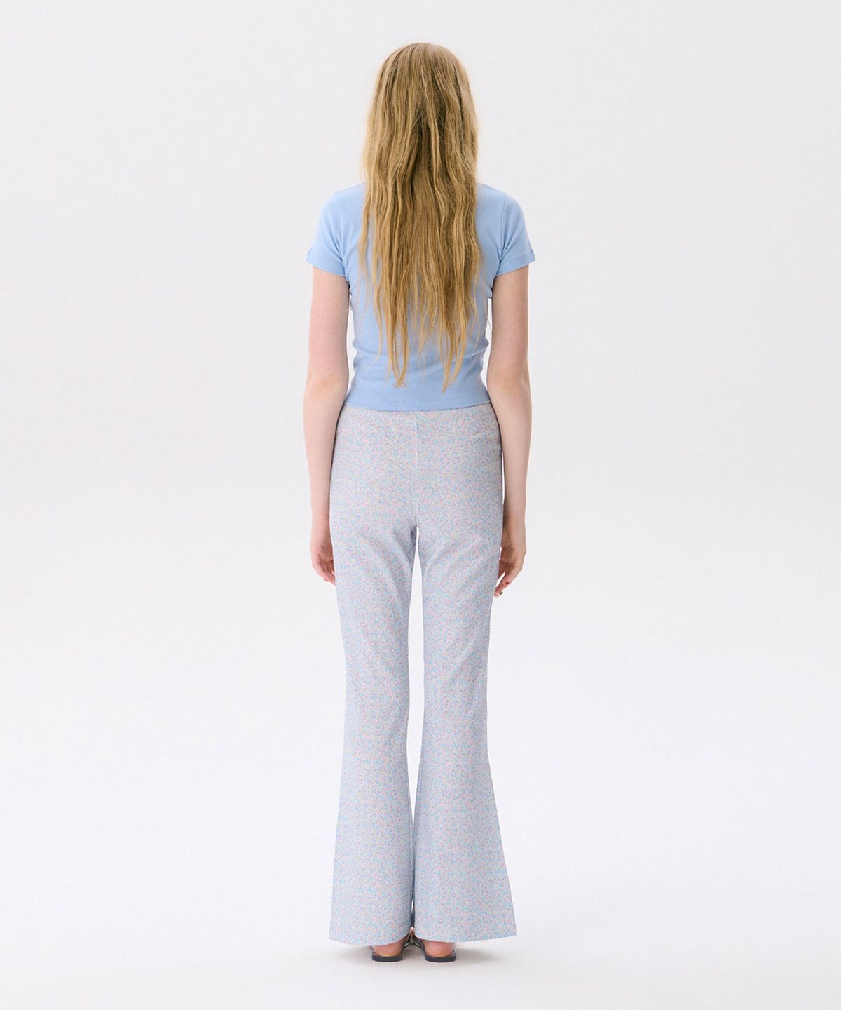 준준스페이스(JUNEJUNE SPACE) Floral Bootcut Pants_White(꽃무늬 부츠컷 팬츠_화이트)