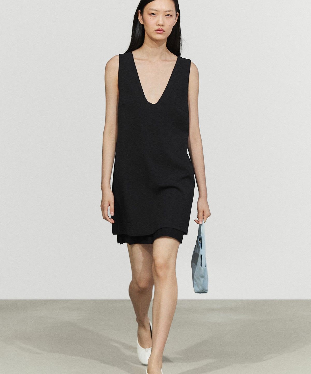 마시모두띠(MASSIMO DUTTI) 더블 패브릭 미디 원피스