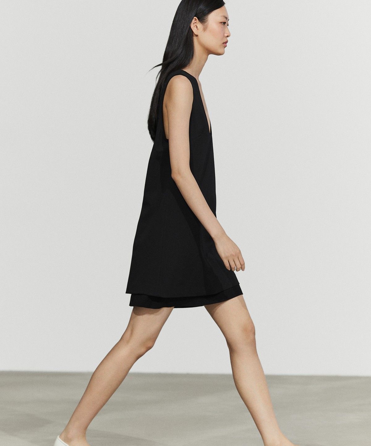 마시모두띠(MASSIMO DUTTI) 더블 패브릭 미디 원피스