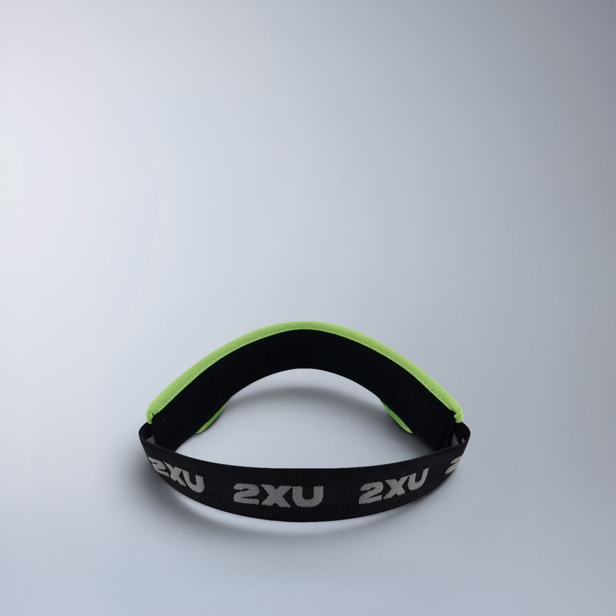 투타임즈유(2XU) (공용) 퍼포먼스 바이저_UQ6165FLMZ-WHT