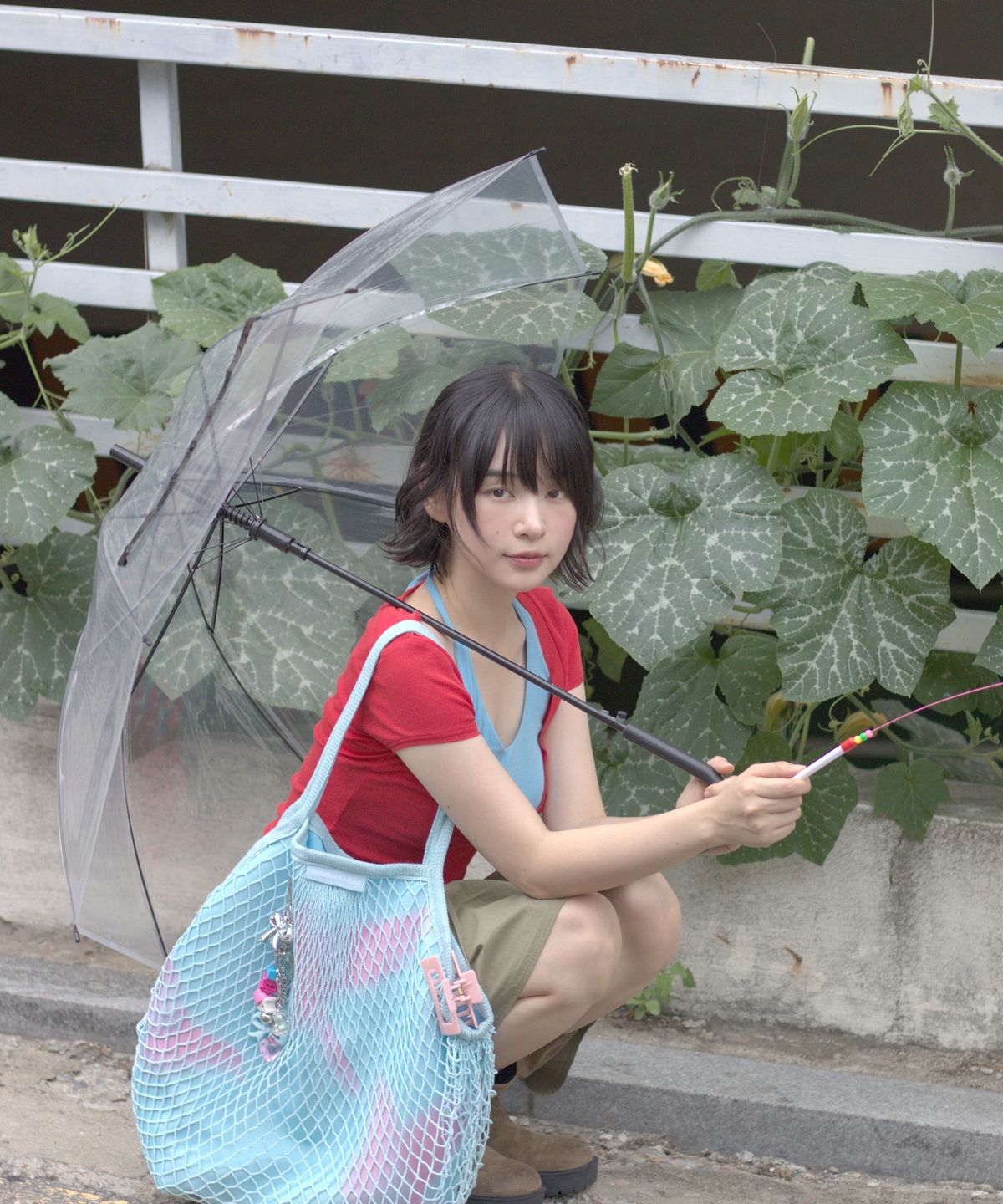 이우가마카라스(IUGAMAKARAS) Wavy Layered Net Bag (Blue)