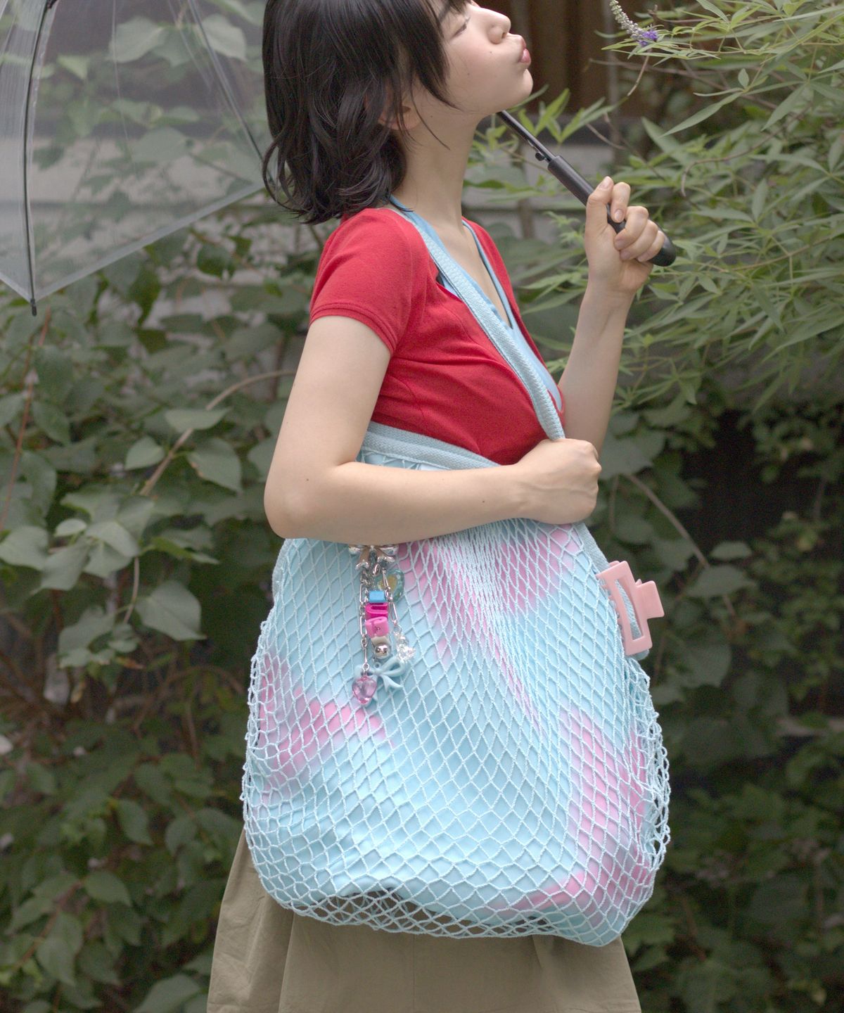 이우가마카라스(IUGAMAKARAS) Wavy Layered Net Bag (Blue)