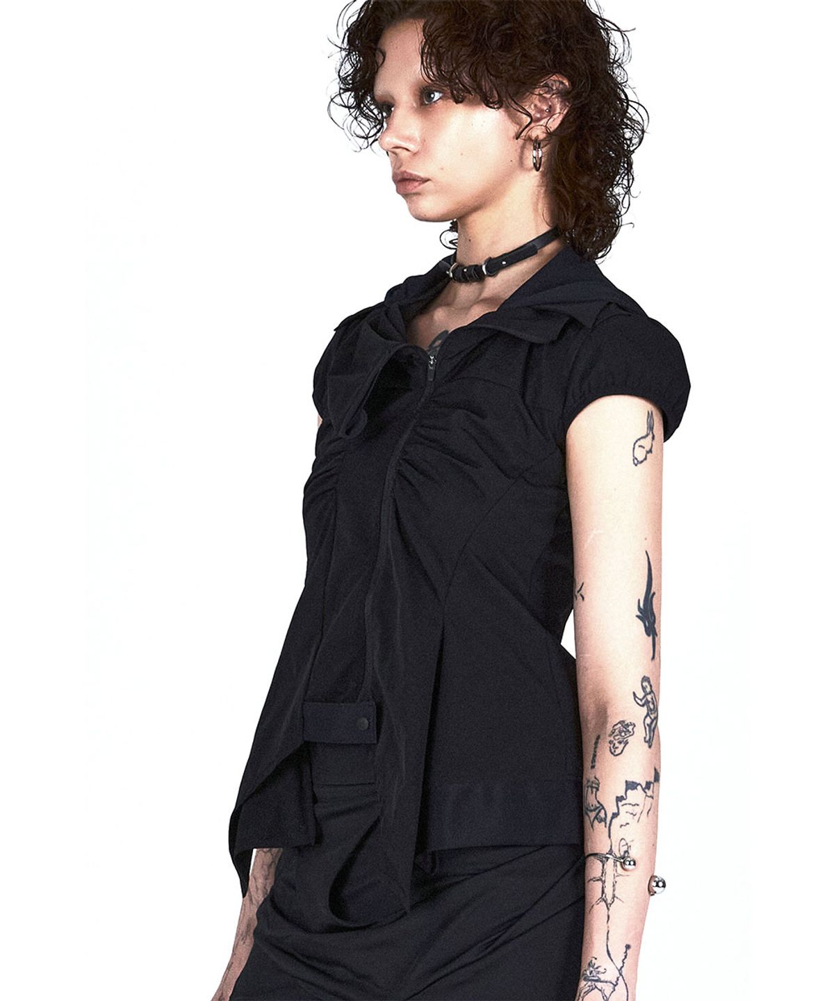 디프런티스(DIFFERENTIS) Hooded Zip Shirt (BK)