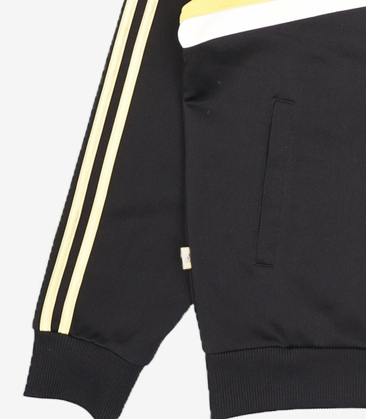 아디다스(ADIDAS) 트레이닝 재킷 105