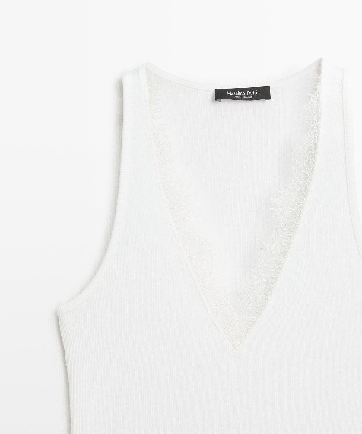 마시모두띠(MASSIMO DUTTI) 레이스 디테일 브이넥 탑