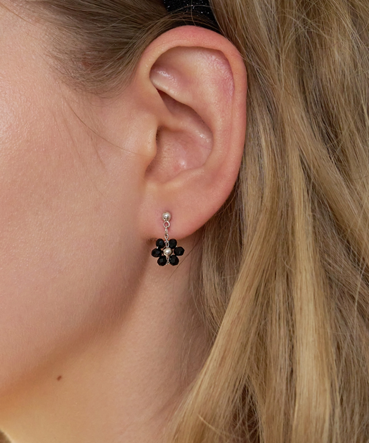 판타스틱 플래닛(FANTASTIC PLANET) mini floral earrings (BLACK)