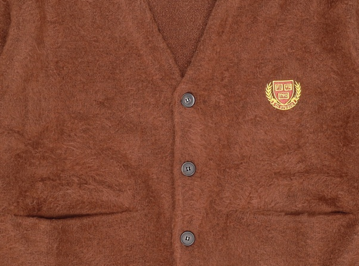 오아이오아이 컬렉션(OIOI COLLECTION) NEW VARSITY LOGO CARDIGAN [BROWN] M