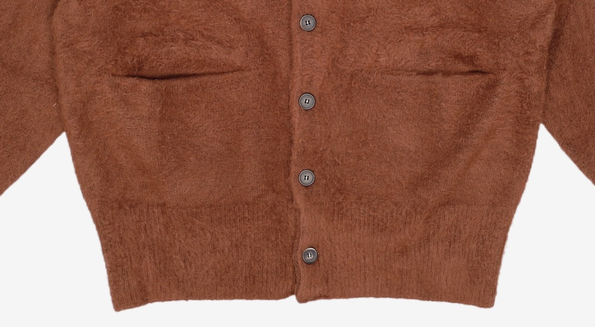 오아이오아이 컬렉션(OIOI COLLECTION) NEW VARSITY LOGO CARDIGAN [BROWN] M