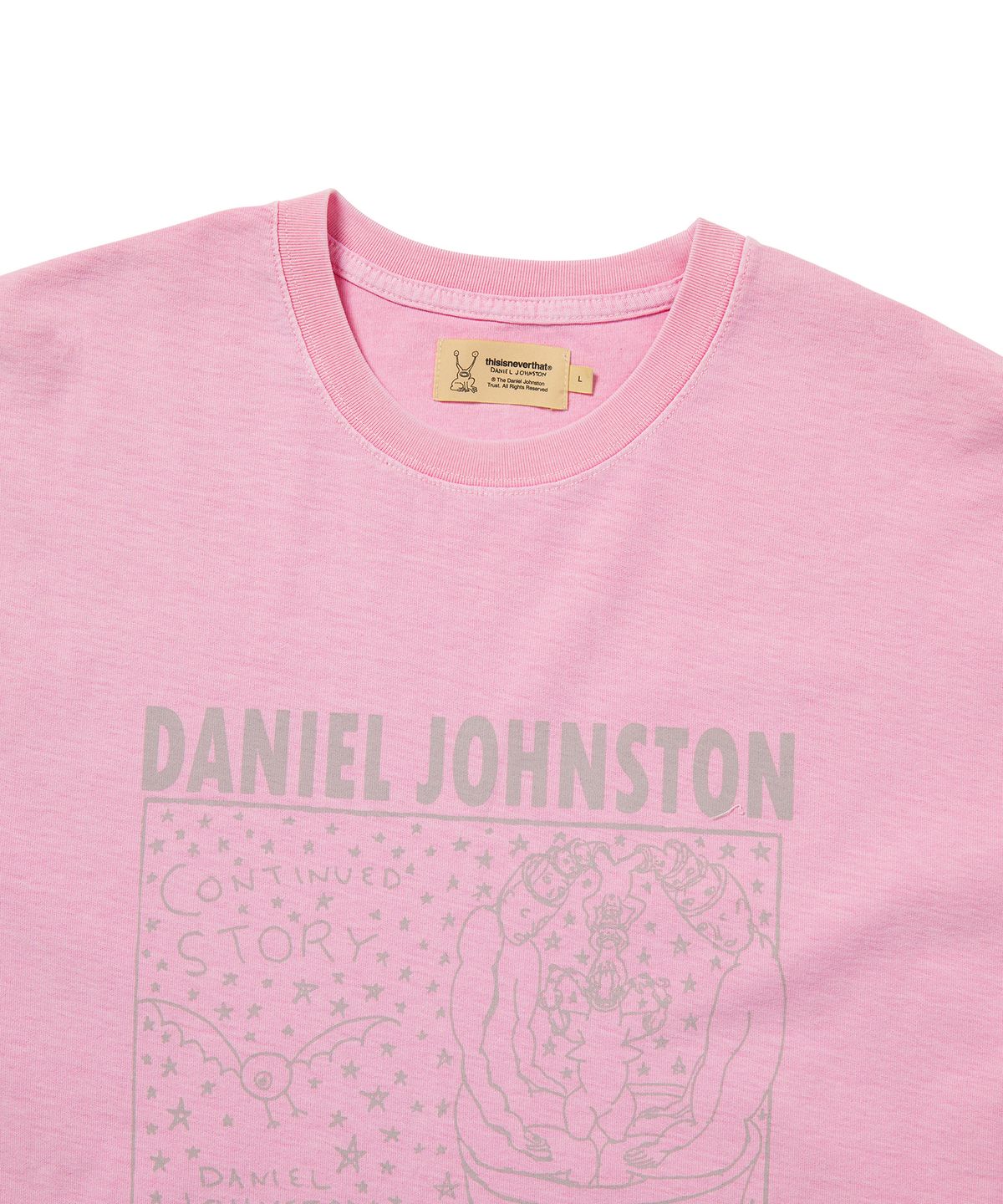 디스이즈네버댓(THISISNEVERTHAT) TNT Daniel Johnston Continued Story Tee Soft Pink