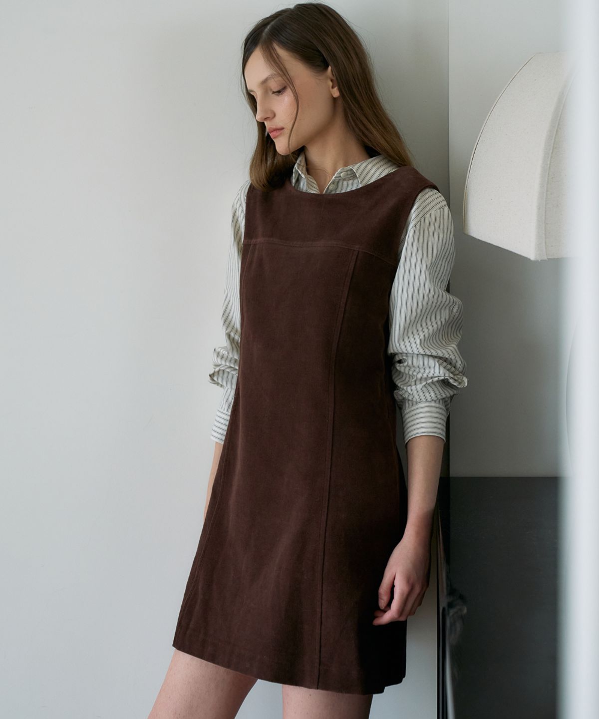 드헤베(DEHEVE) Essential Mini Dress [Brown]