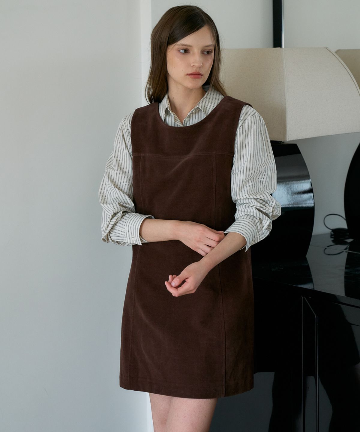 드헤베(DEHEVE) Essential Mini Dress [Brown]
