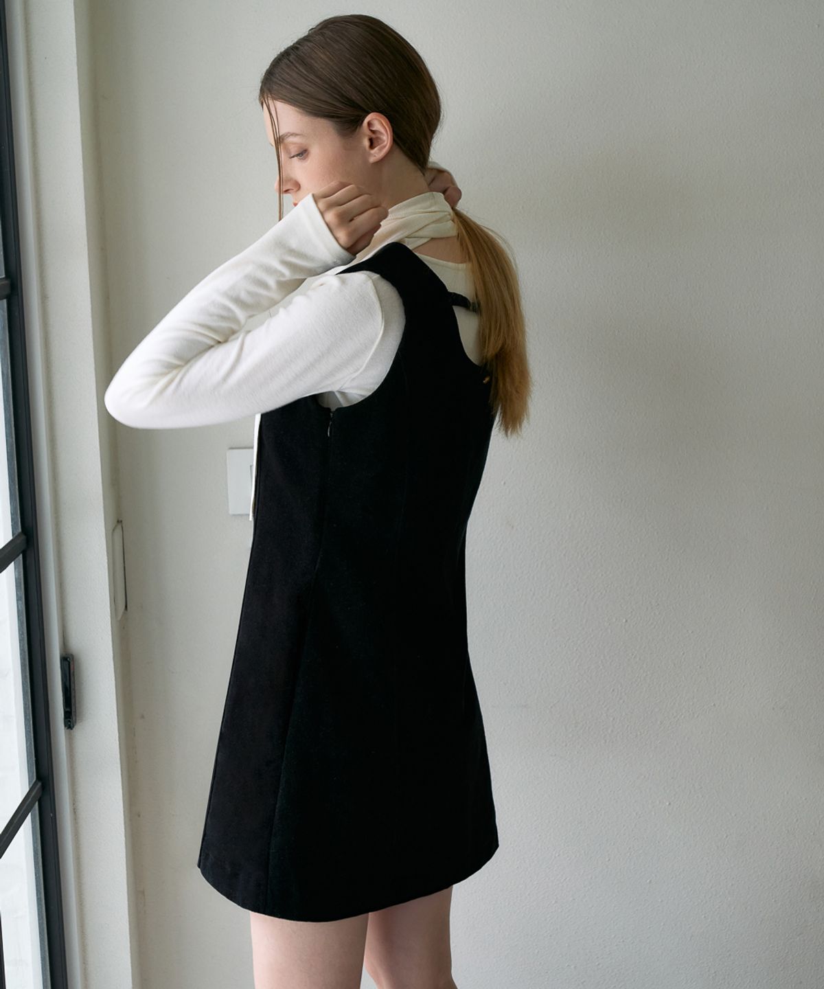 드헤베(DEHEVE) Essential Mini Dress [Black]