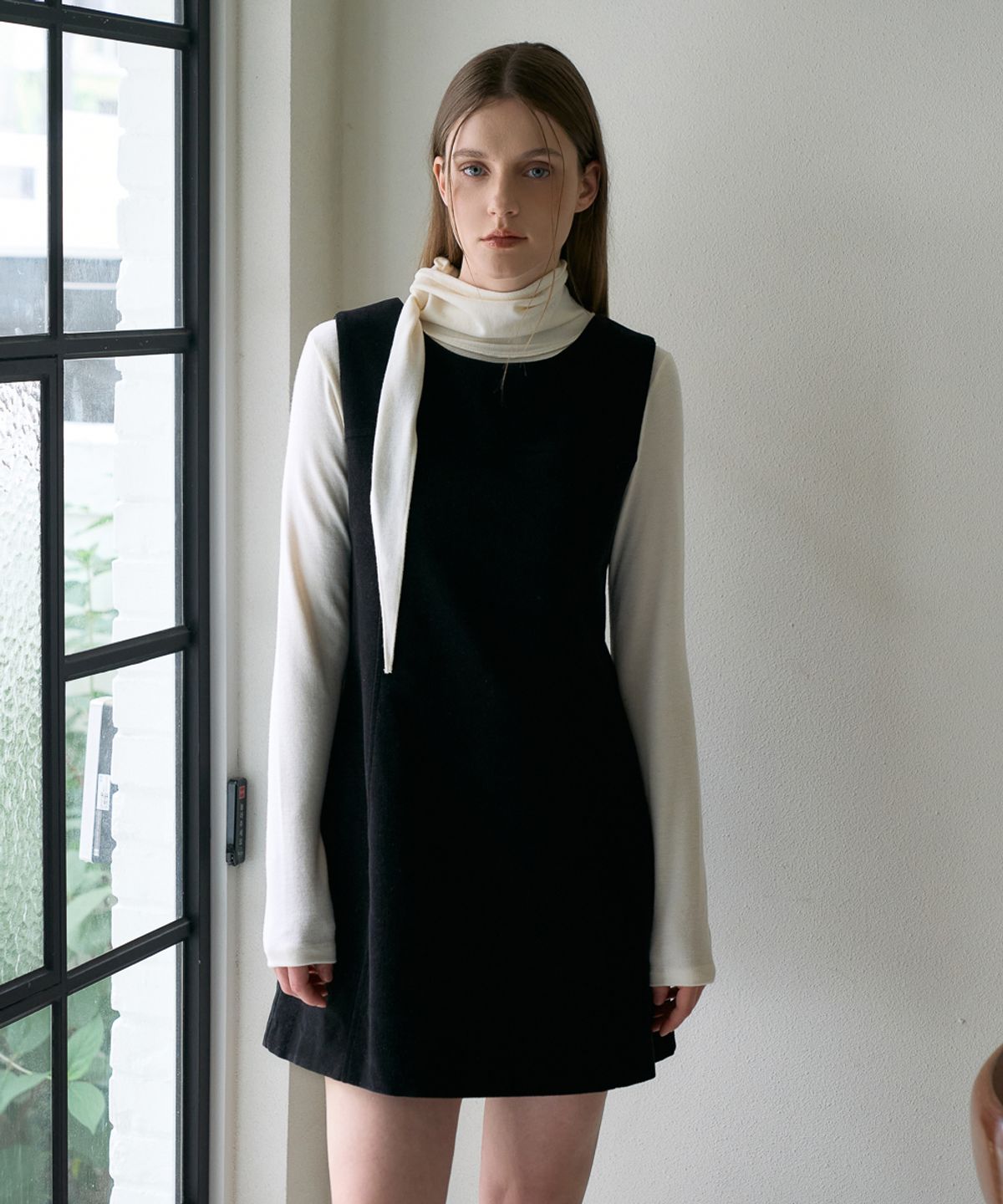 드헤베(DEHEVE) Essential Mini Dress [Black]
