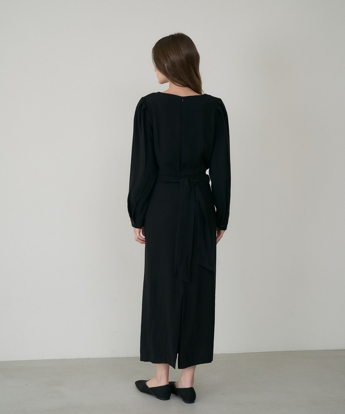 드헤베(DEHEVE) Drape Cowl Neck Long Dress [Black]