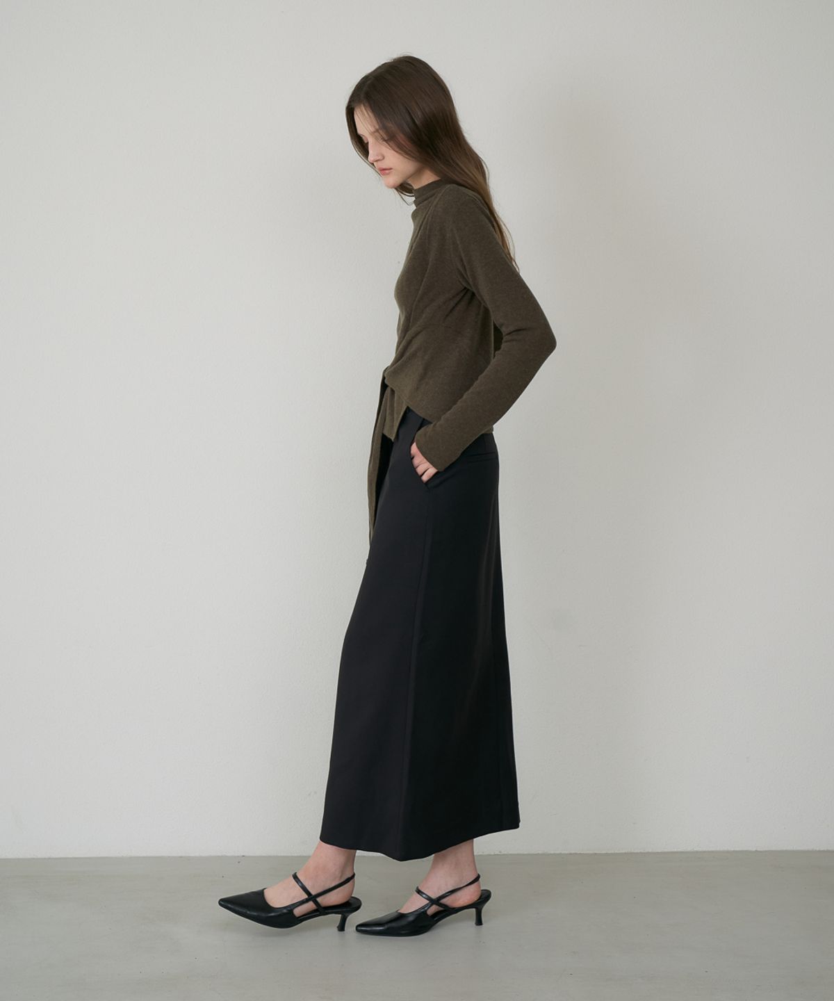 드헤베(DEHEVE) Wool Mock-neck Wrap Long Sleeve [Khaki]