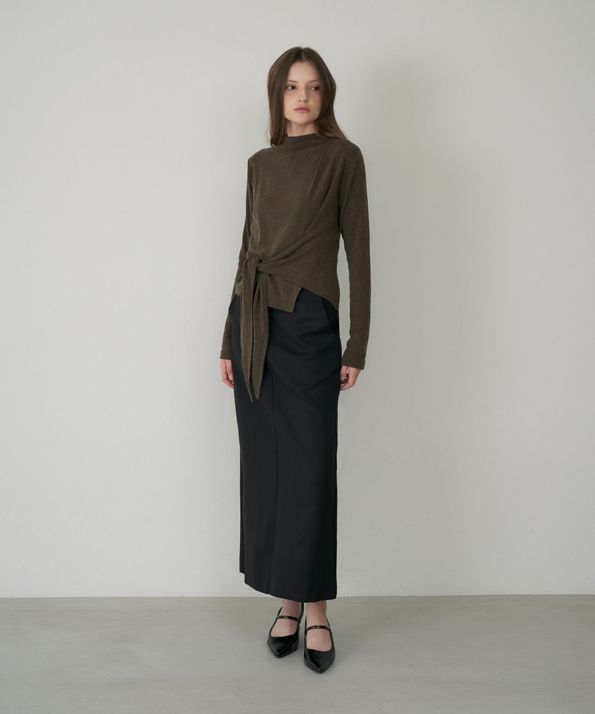 드헤베(DEHEVE) Wool Mock-neck Wrap Long Sleeve [Khaki]