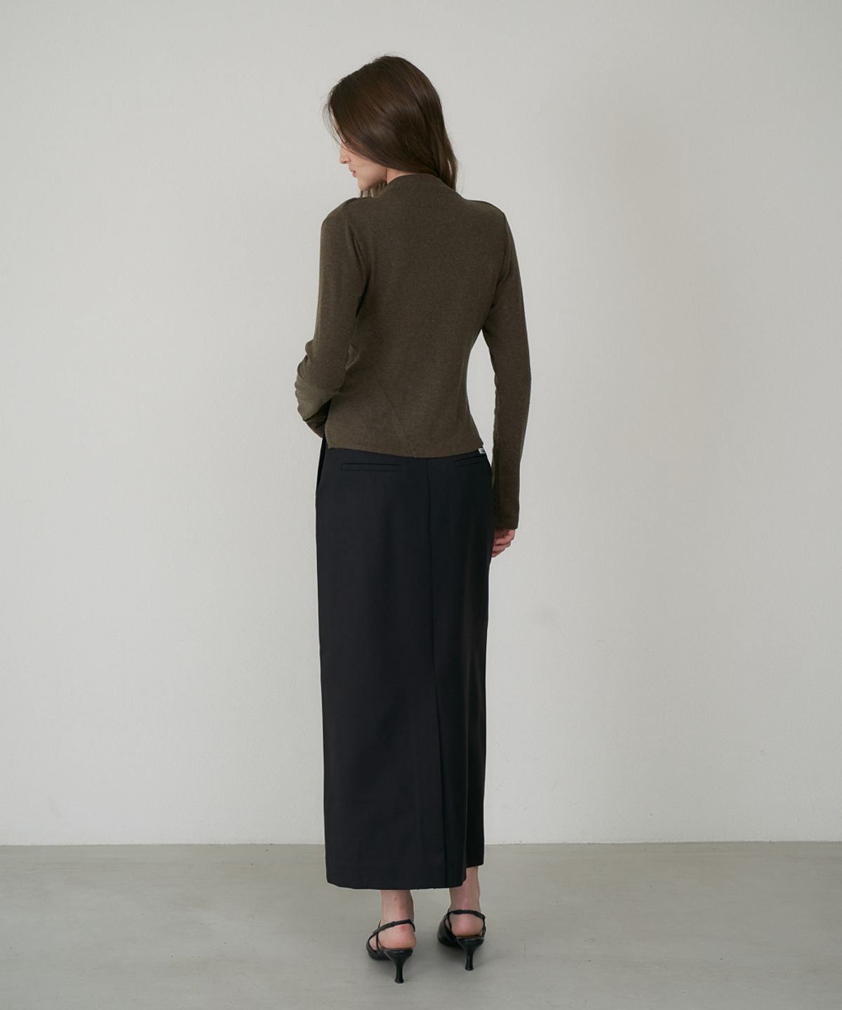 드헤베(DEHEVE) Wool Mock-neck Wrap Long Sleeve [Khaki]