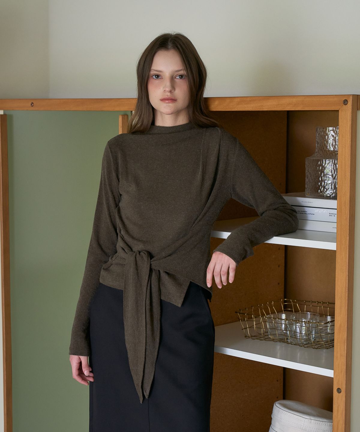 드헤베(DEHEVE) Wool Mock-neck Wrap Long Sleeve [Khaki]