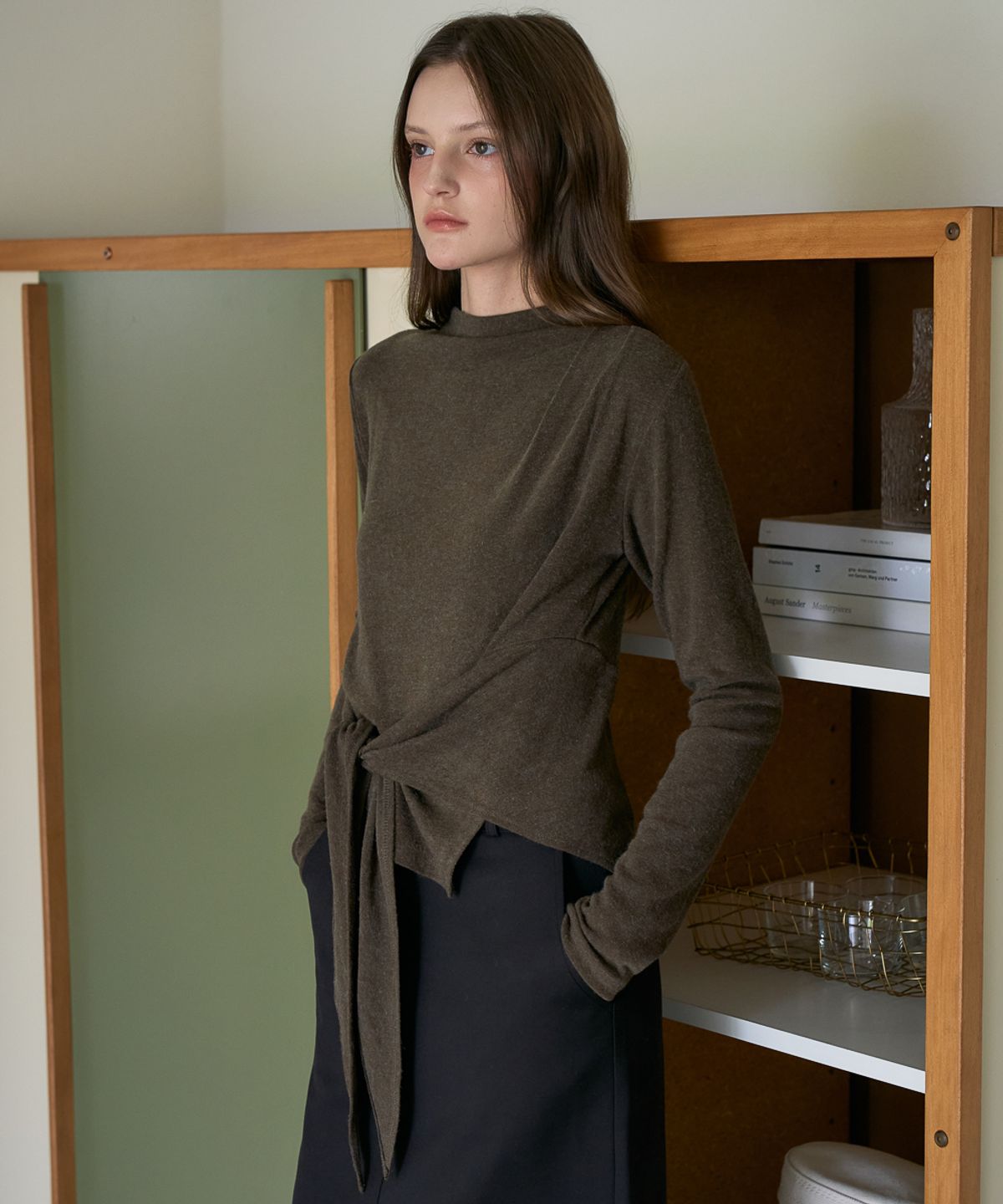 드헤베(DEHEVE) Wool Mock-neck Wrap Long Sleeve [Khaki]