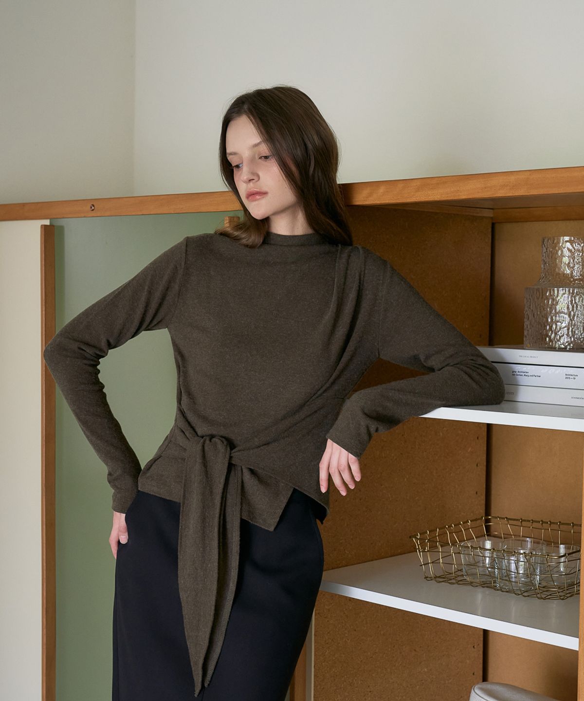 드헤베(DEHEVE) Wool Mock-neck Wrap Long Sleeve [Khaki]