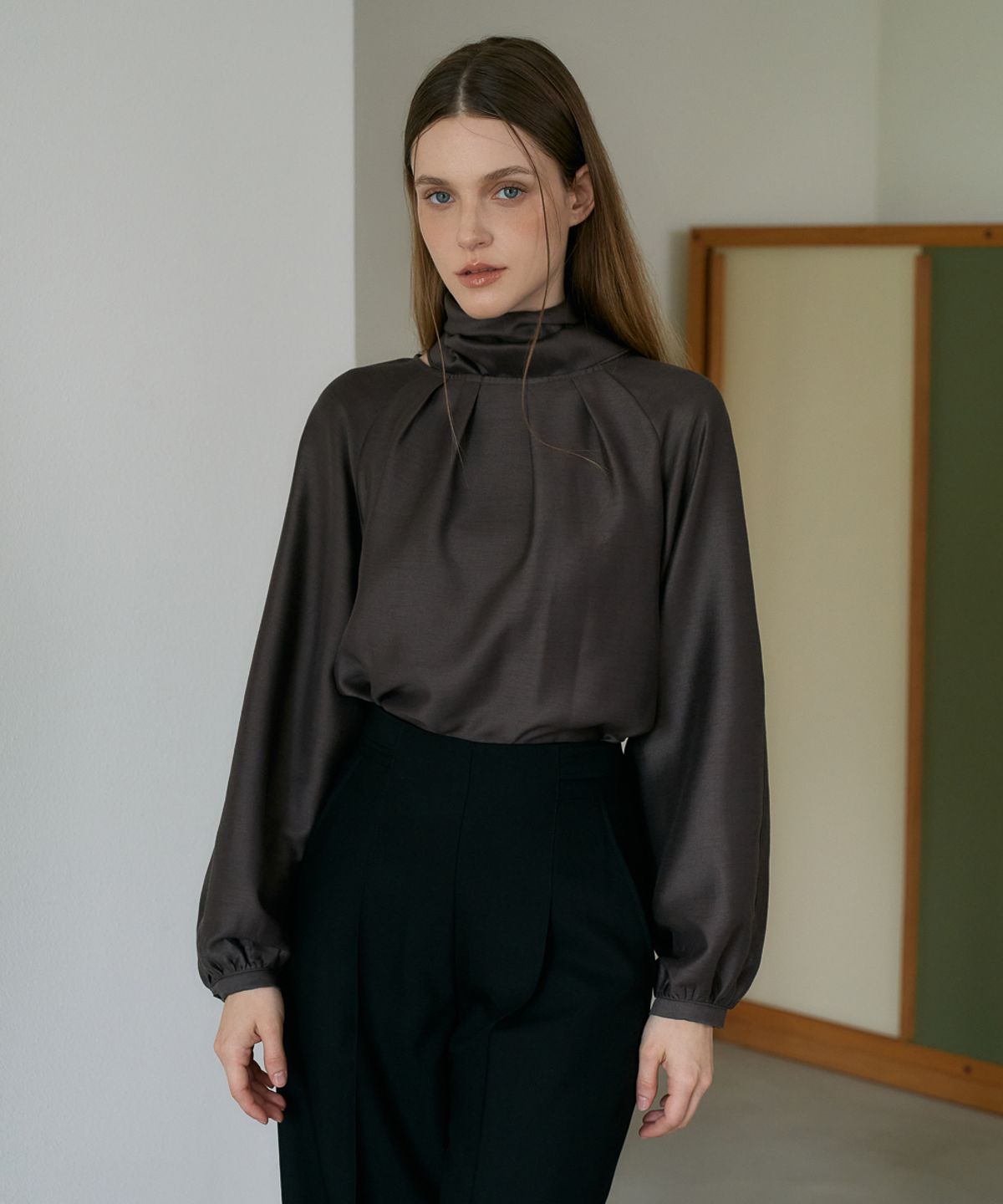 드헤베(DEHEVE) Waist Drape Blouse [Brown]