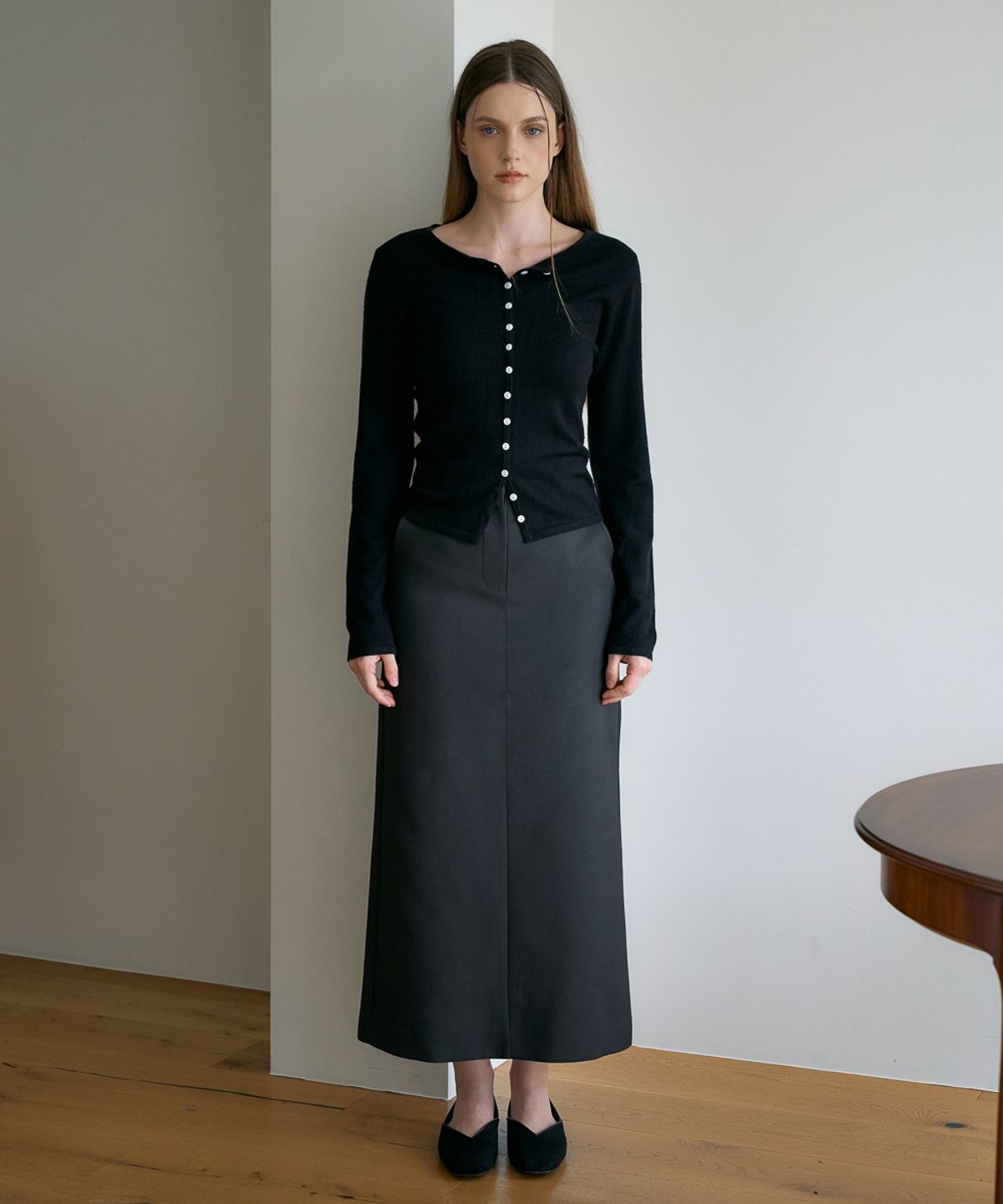 드헤베(DEHEVE) Slim Button Cardigan [Black]