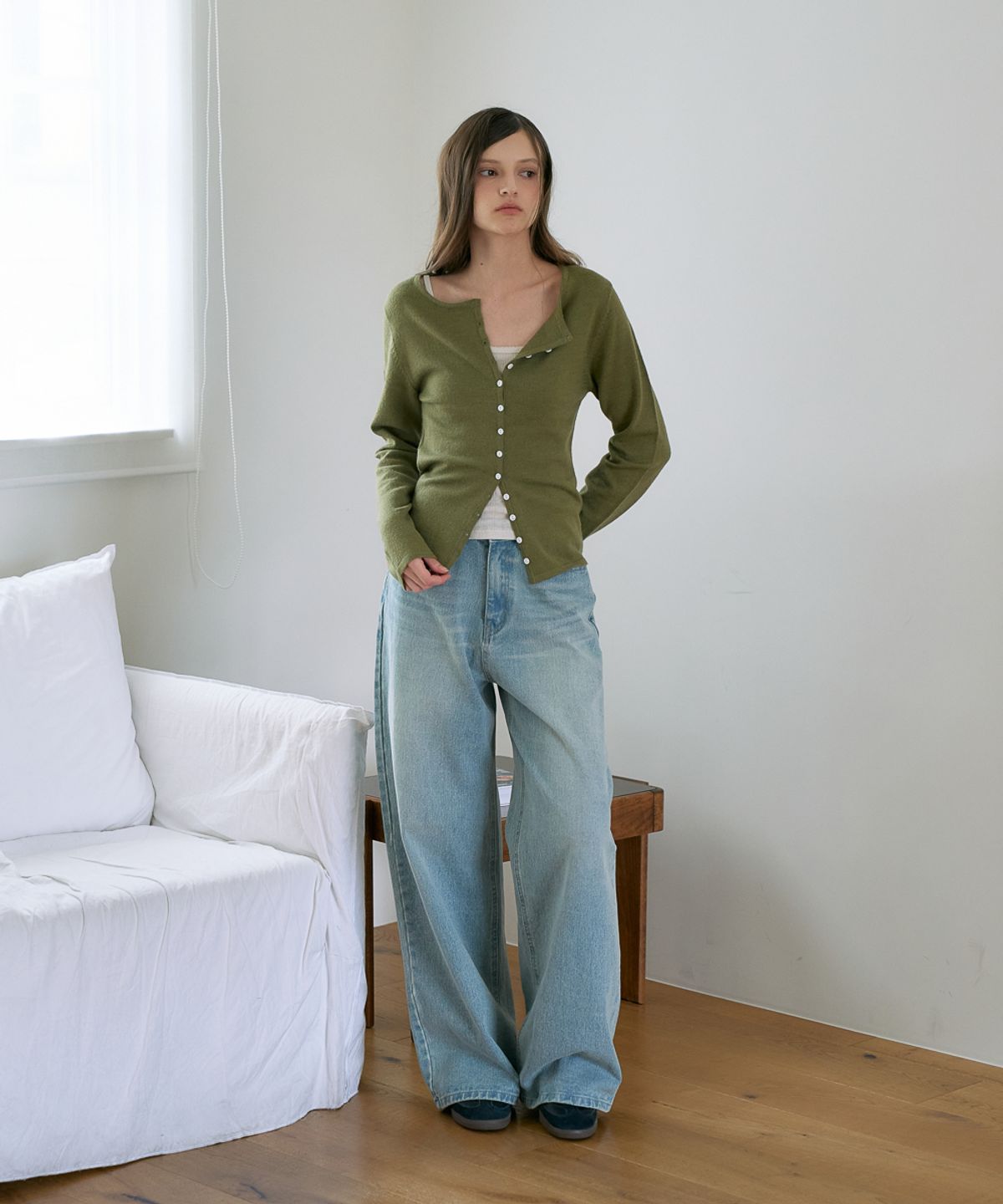 드헤베(DEHEVE) Slim Button Cardigan [Olive]
