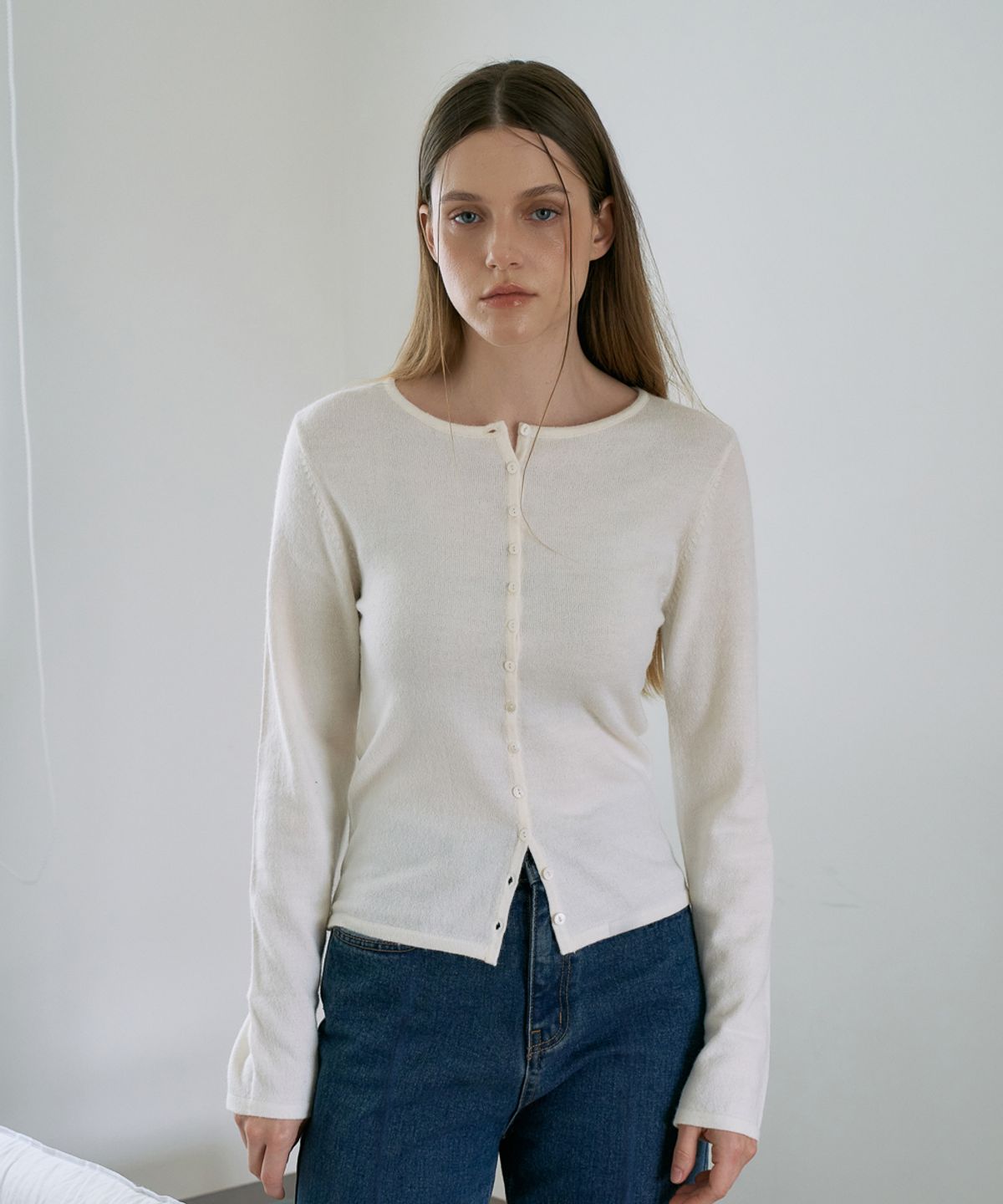 드헤베(DEHEVE) Slim Button Cardigan [Ivory]