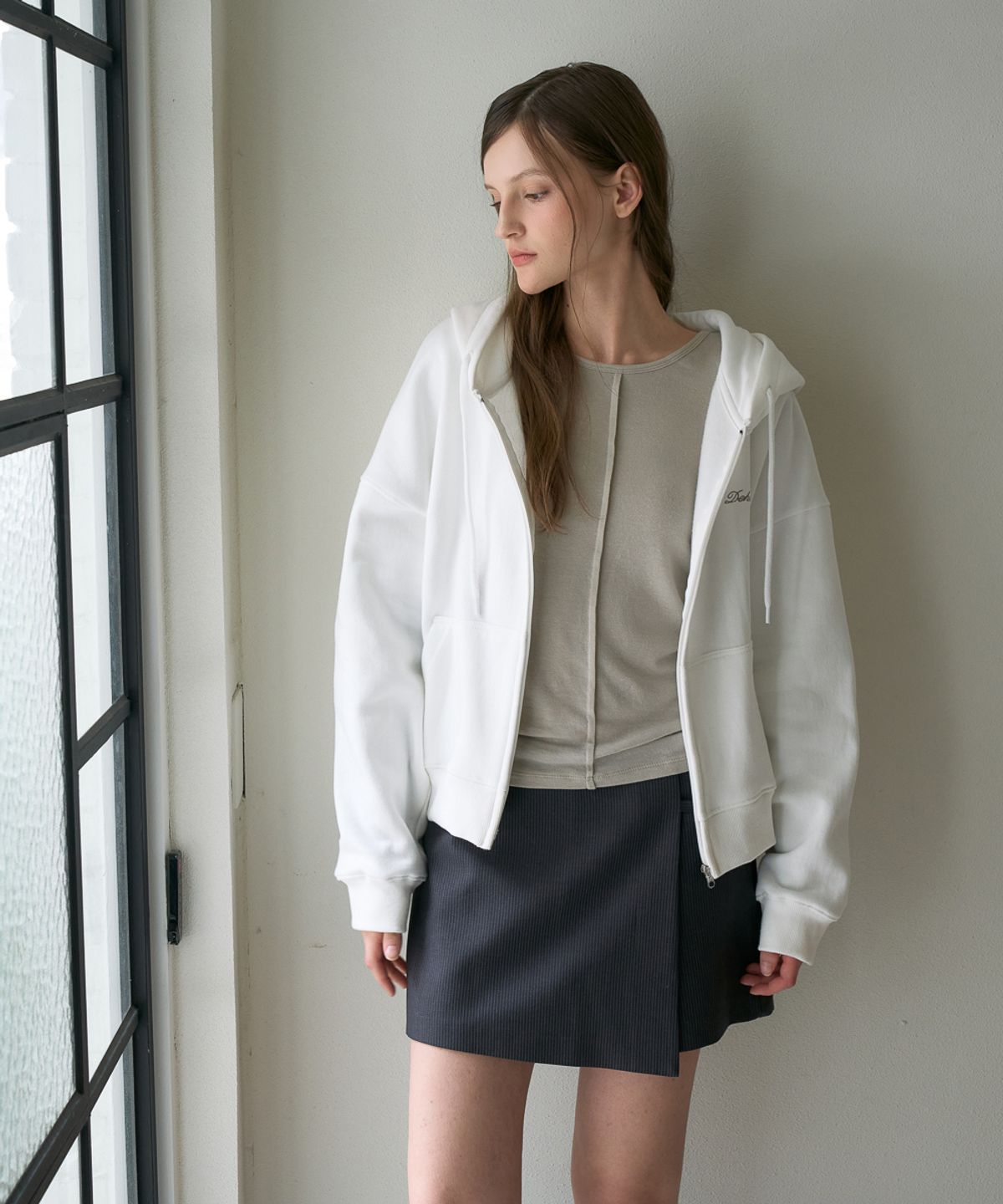 드헤베(DEHEVE) Essential Logo Hood Zip-Up [Ivory]