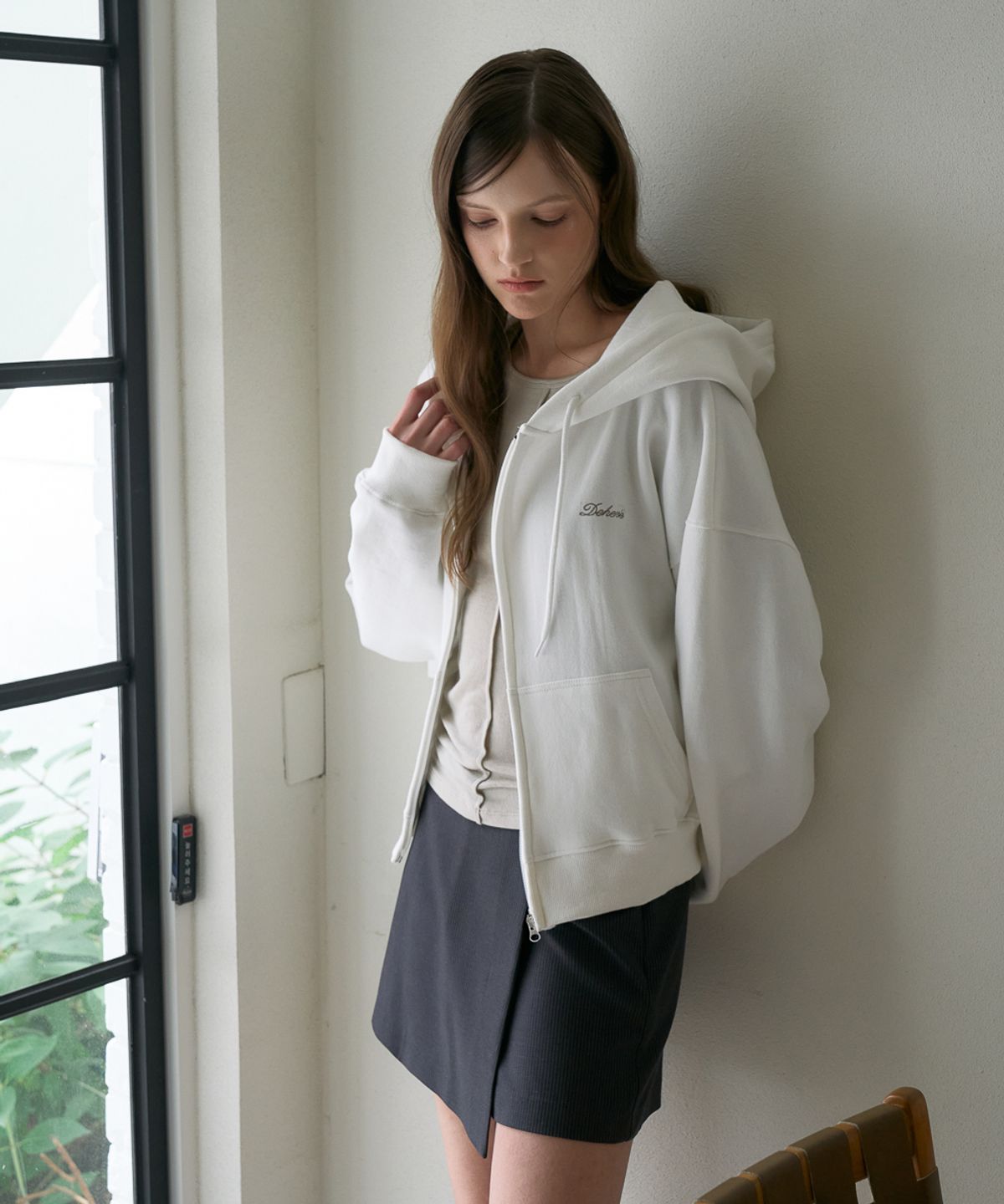 드헤베(DEHEVE) Essential Logo Hood Zip-Up [Ivory]