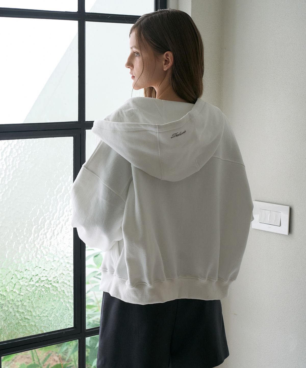 드헤베(DEHEVE) Essential Logo Hood Zip-Up [Ivory]
