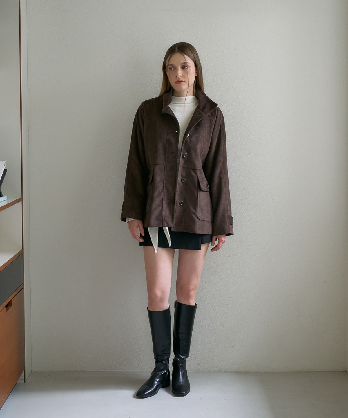 드헤베(DEHEVE) Suede High-neck Half Jacket [Cocoa Brown]