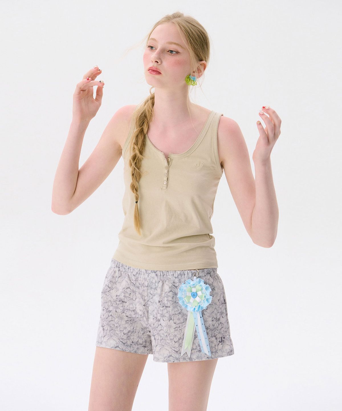 준준스페이스(JUNEJUNE SPACE) Flower Shorts_Grey(꽃무늬 반바지_그레이)