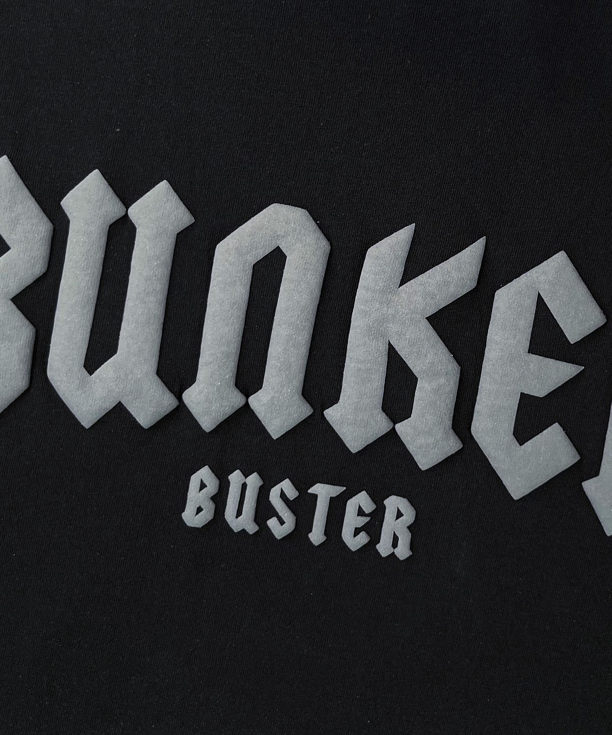 벙커버스터(BUNKERBUSTER) 세미 크롭 그라데이션 워싱 반팔티 MQ3TU638_BLACK