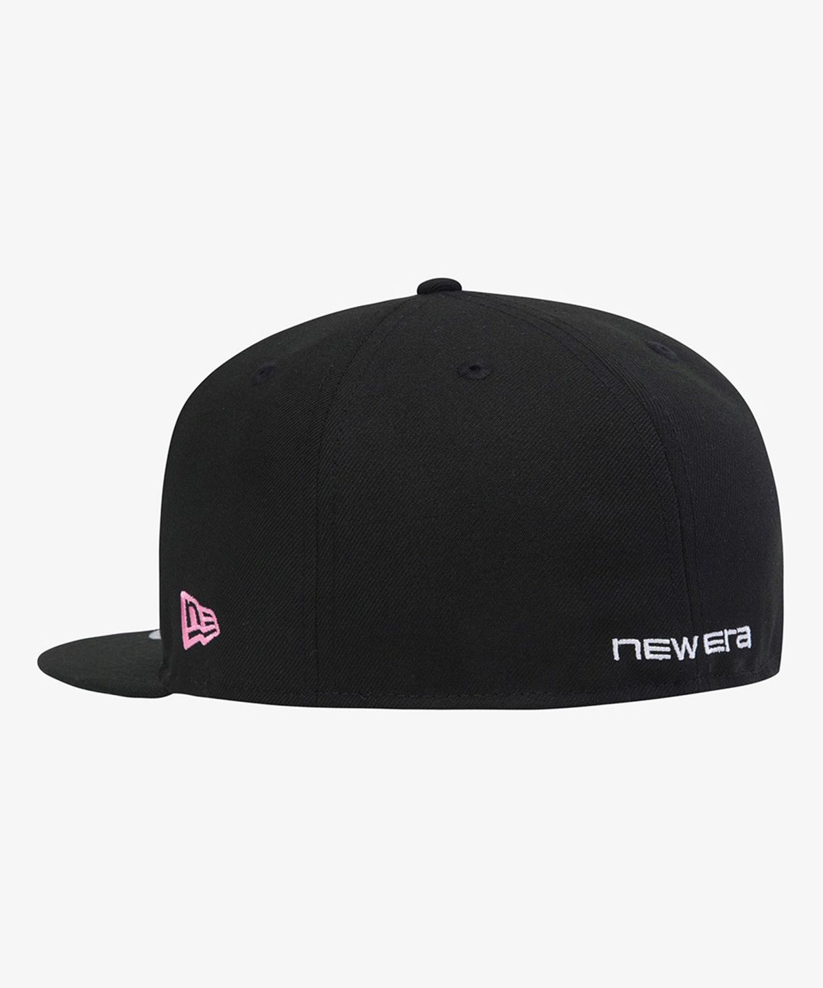 뉴에라(NEW ERA) 산리오 쿠로미 피티드캡 블랙