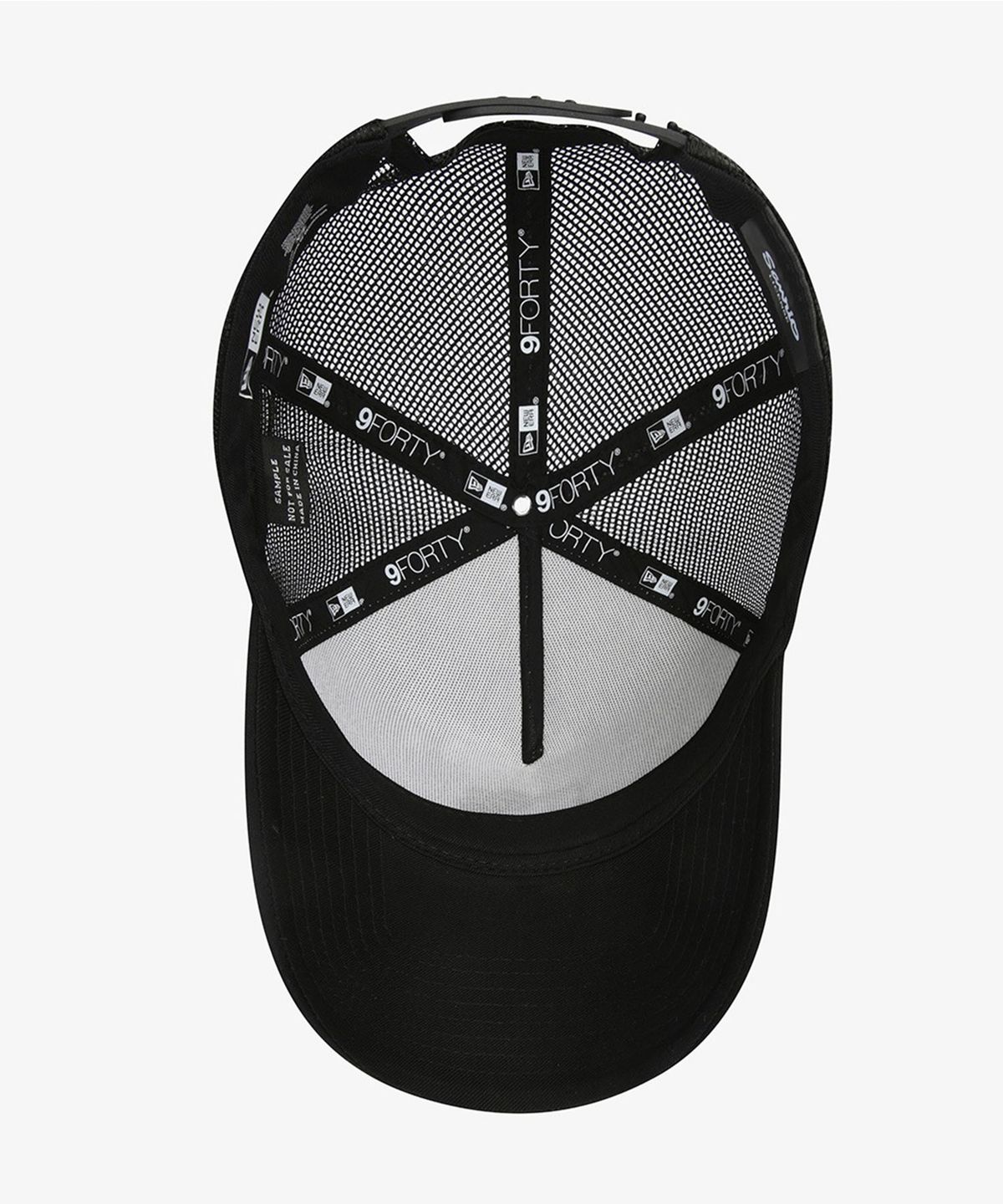 뉴에라(NEW ERA) 산리오 헬로 키티 A프레임 트러커 볼캡 블랙
