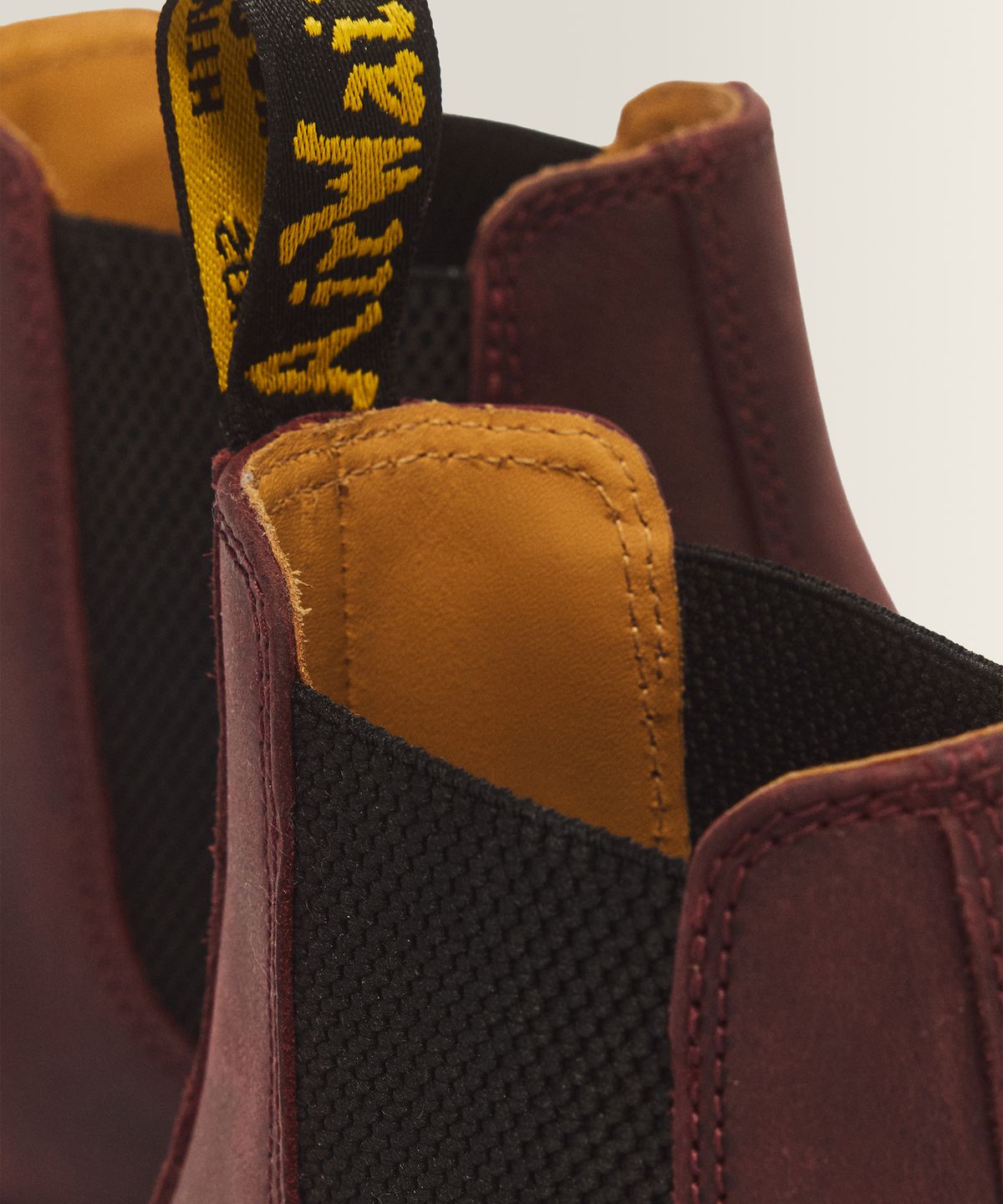 닥터마틴(DR.MARTENS) 2976 YS 첼시 부츠 - 체리 레드 크레이지 호스 / 27486600