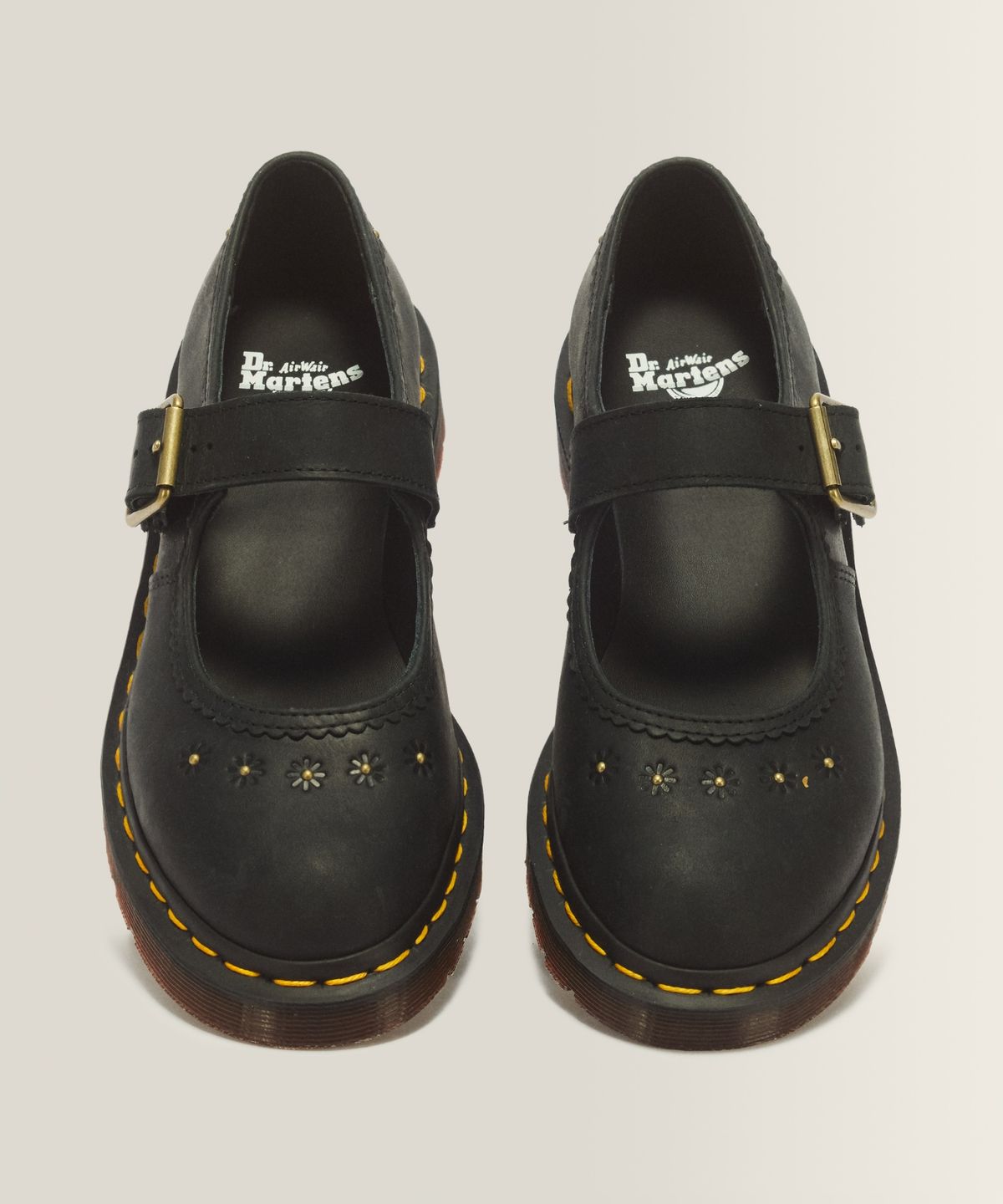 닥터마틴(DR.MARTENS) 메리 제인 플라워 슈즈 - 블랙 크레이지 호스 / 42391001